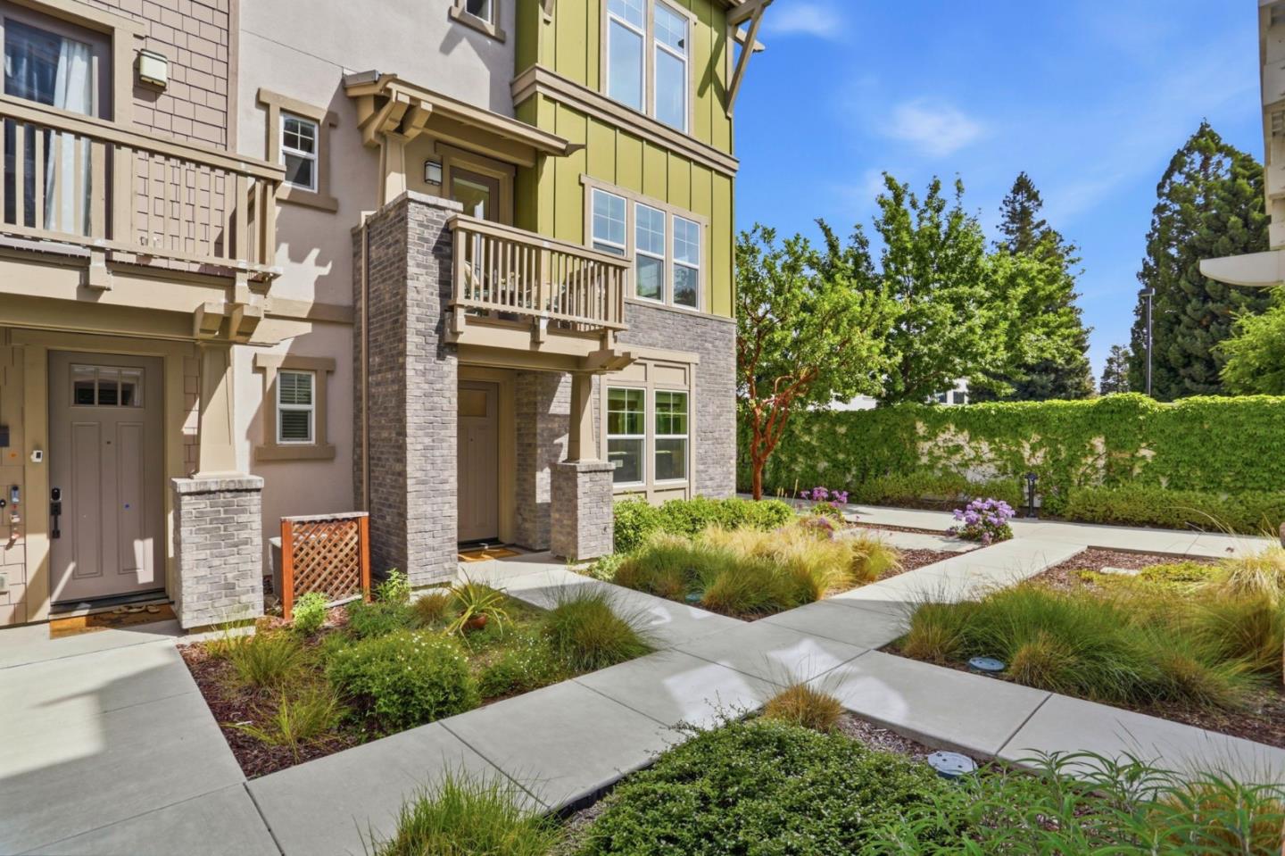 Detail Gallery Image 3 of 34 For 816 Julian Ter #5,  Sunnyvale,  CA 94085 - 4 Beds | 3/1 Baths