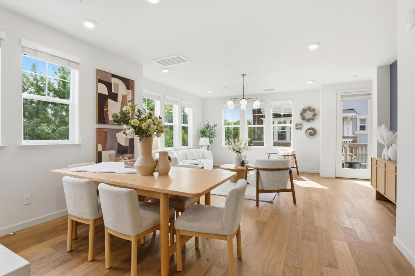 Detail Gallery Image 8 of 34 For 816 Julian Ter #5,  Sunnyvale,  CA 94085 - 4 Beds | 3/1 Baths