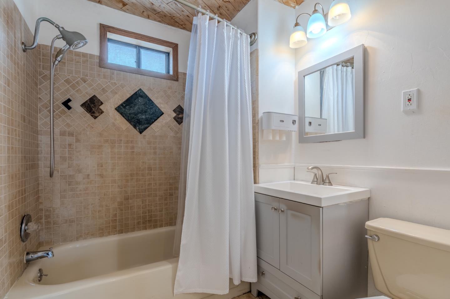 Detail Gallery Image 15 of 32 For 164 Pacific, Pacifica,  CA 94044 - 2 Beds | 1 Baths