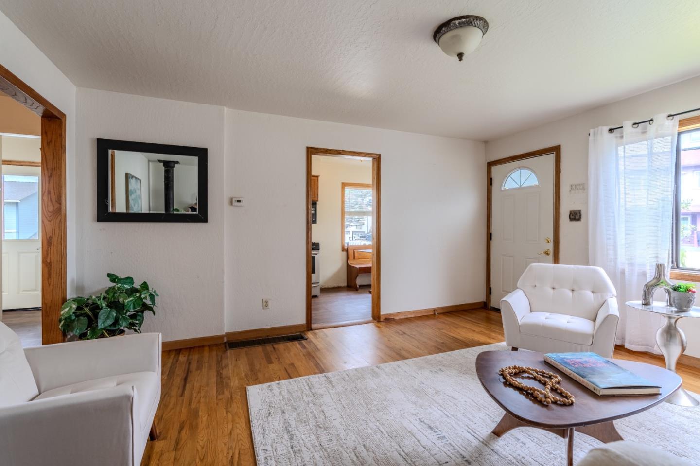 Detail Gallery Image 7 of 32 For 164 Pacific, Pacifica,  CA 94044 - 2 Beds | 1 Baths