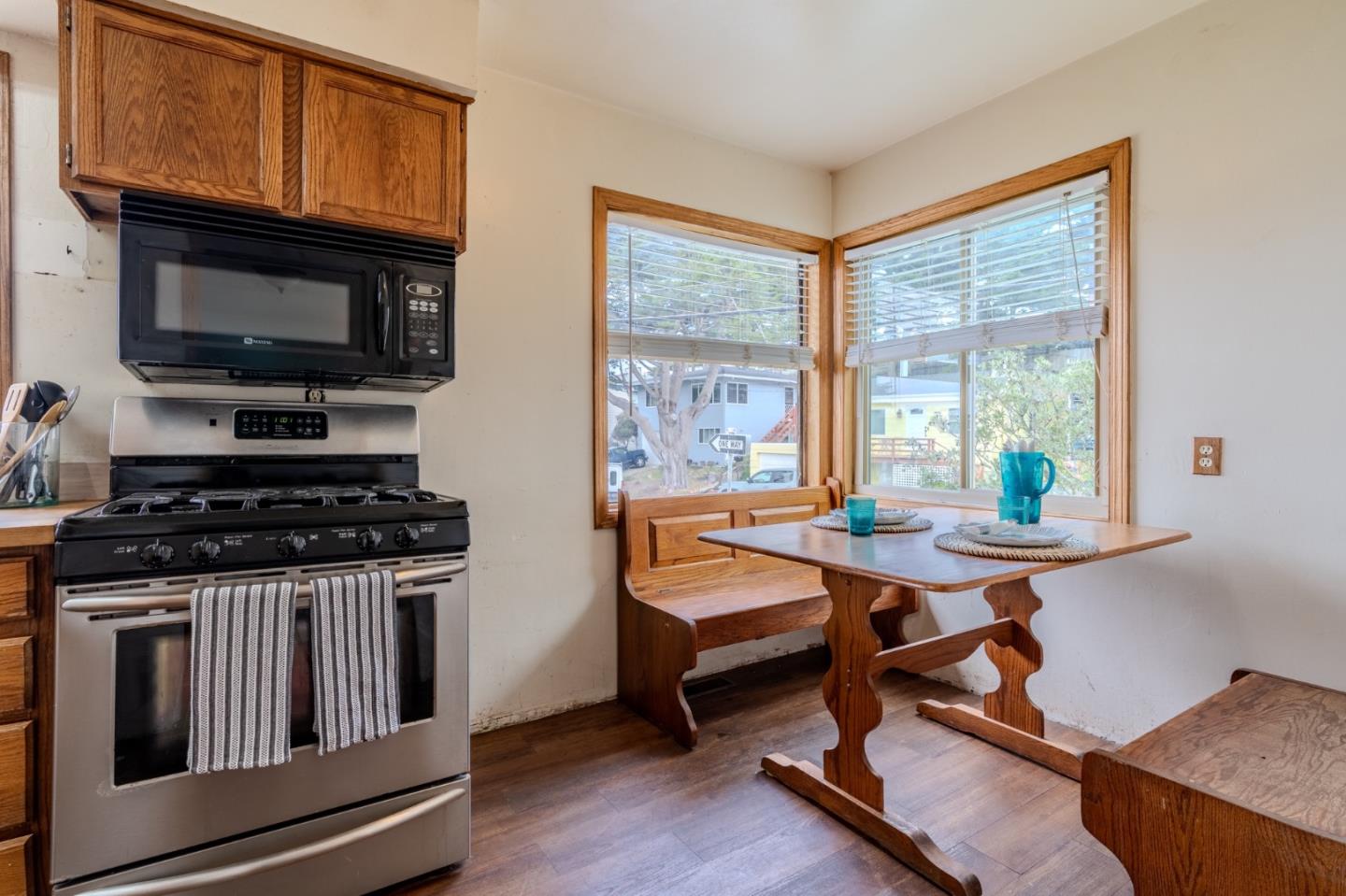 Detail Gallery Image 8 of 32 For 164 Pacific, Pacifica,  CA 94044 - 2 Beds | 1 Baths