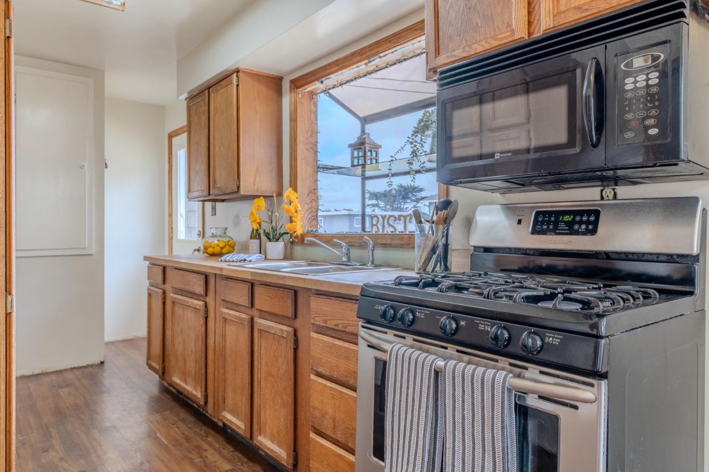 Detail Gallery Image 9 of 32 For 164 Pacific, Pacifica,  CA 94044 - 2 Beds | 1 Baths