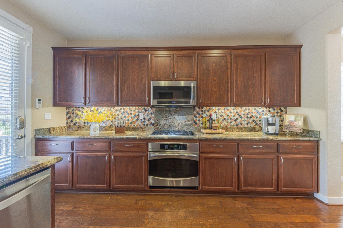 Detail Gallery Image 14 of 57 For 120 Fourth St, Spreckels,  CA 93962 - 4 Beds | 2/1 Baths