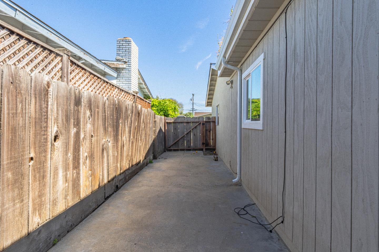 Detail Gallery Image 34 of 37 For 43 Saint Brendan Way, Salinas,  CA 93906 - 3 Beds | 2 Baths