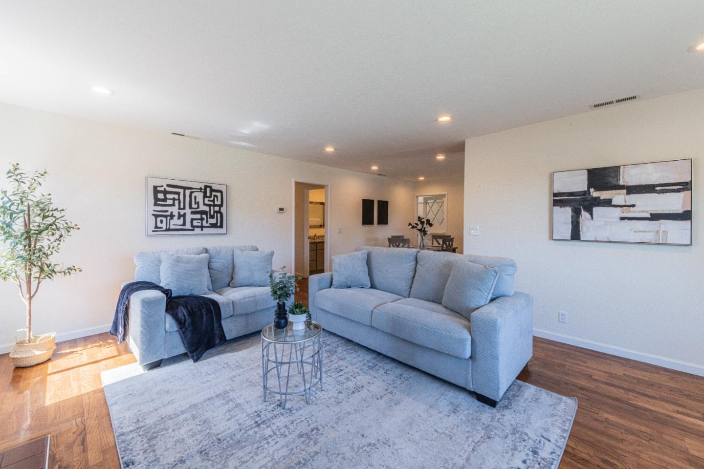 Detail Gallery Image 6 of 37 For 43 Saint Brendan Way, Salinas,  CA 93906 - 3 Beds | 2 Baths