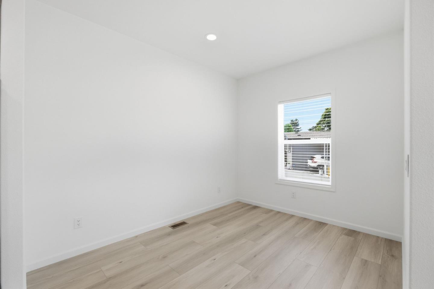 Detail Gallery Image 23 of 39 For 1555 Merrill St #129,  Santa Cruz,  CA 95062 - 2 Beds | 2 Baths
