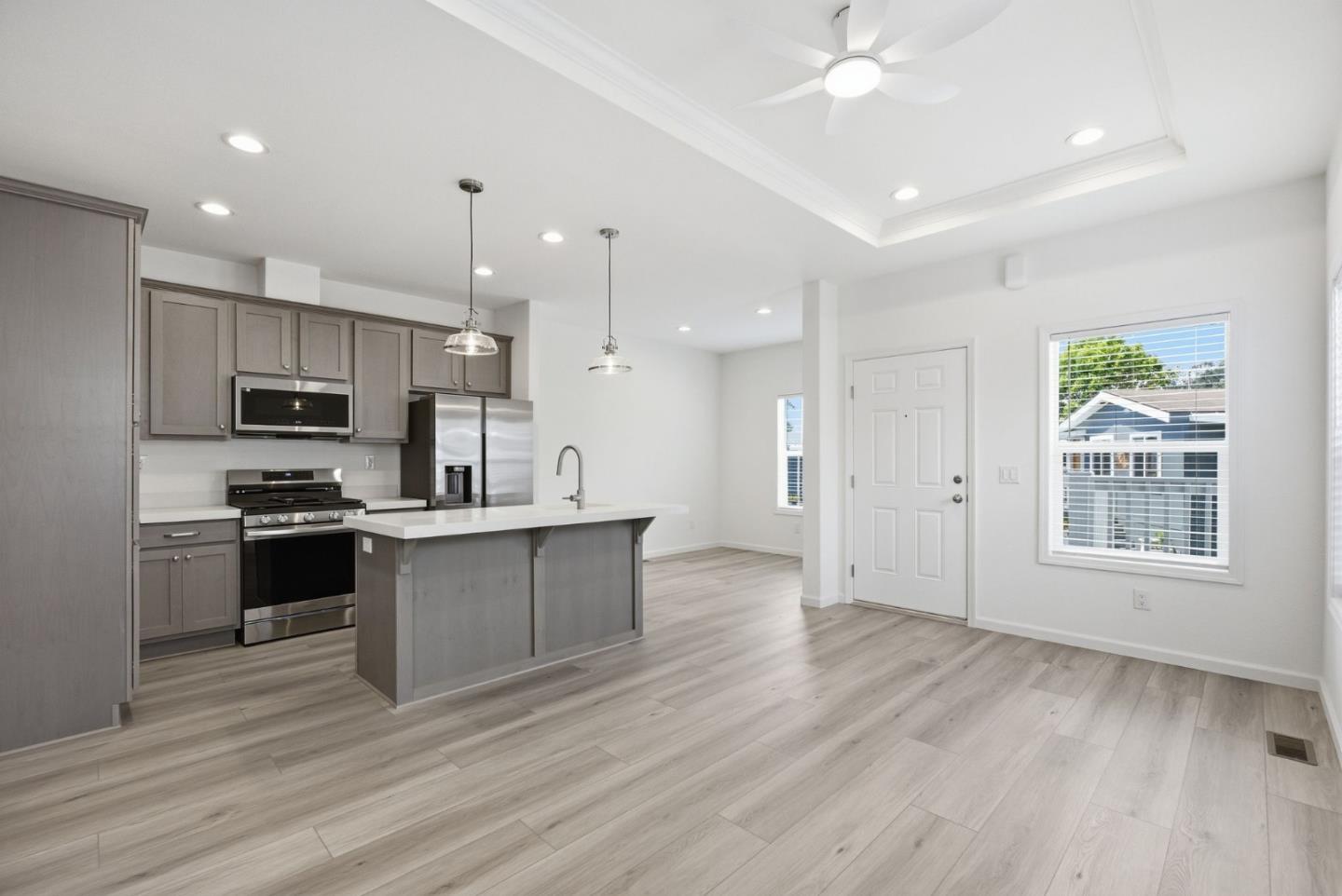 Detail Gallery Image 4 of 39 For 1555 Merrill St #129,  Santa Cruz,  CA 95062 - 2 Beds | 2 Baths