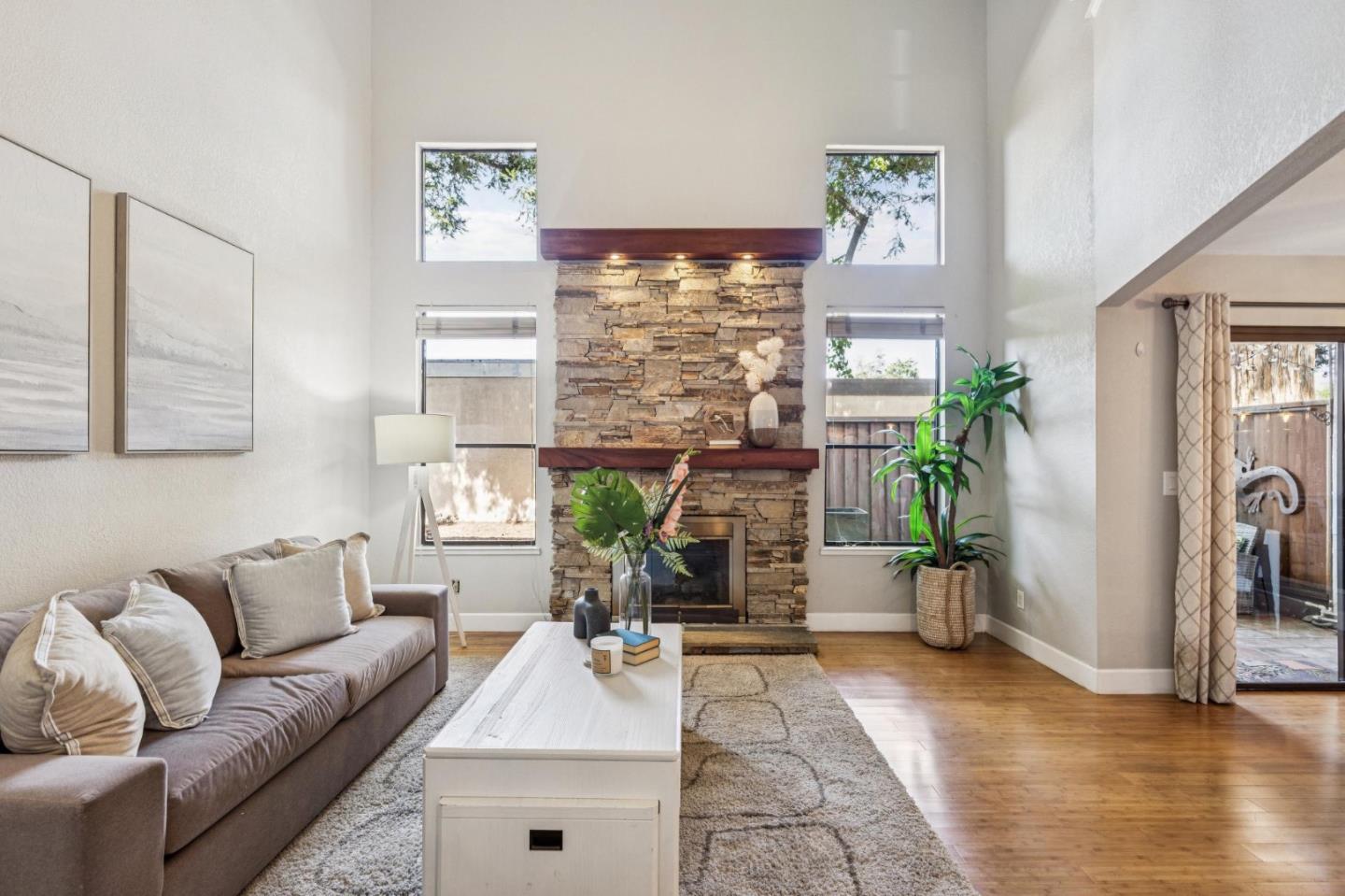 Detail Gallery Image 2 of 20 For 5319 Port Sailwood Dr, Newark,  CA 94560 - 3 Beds | 2/1 Baths