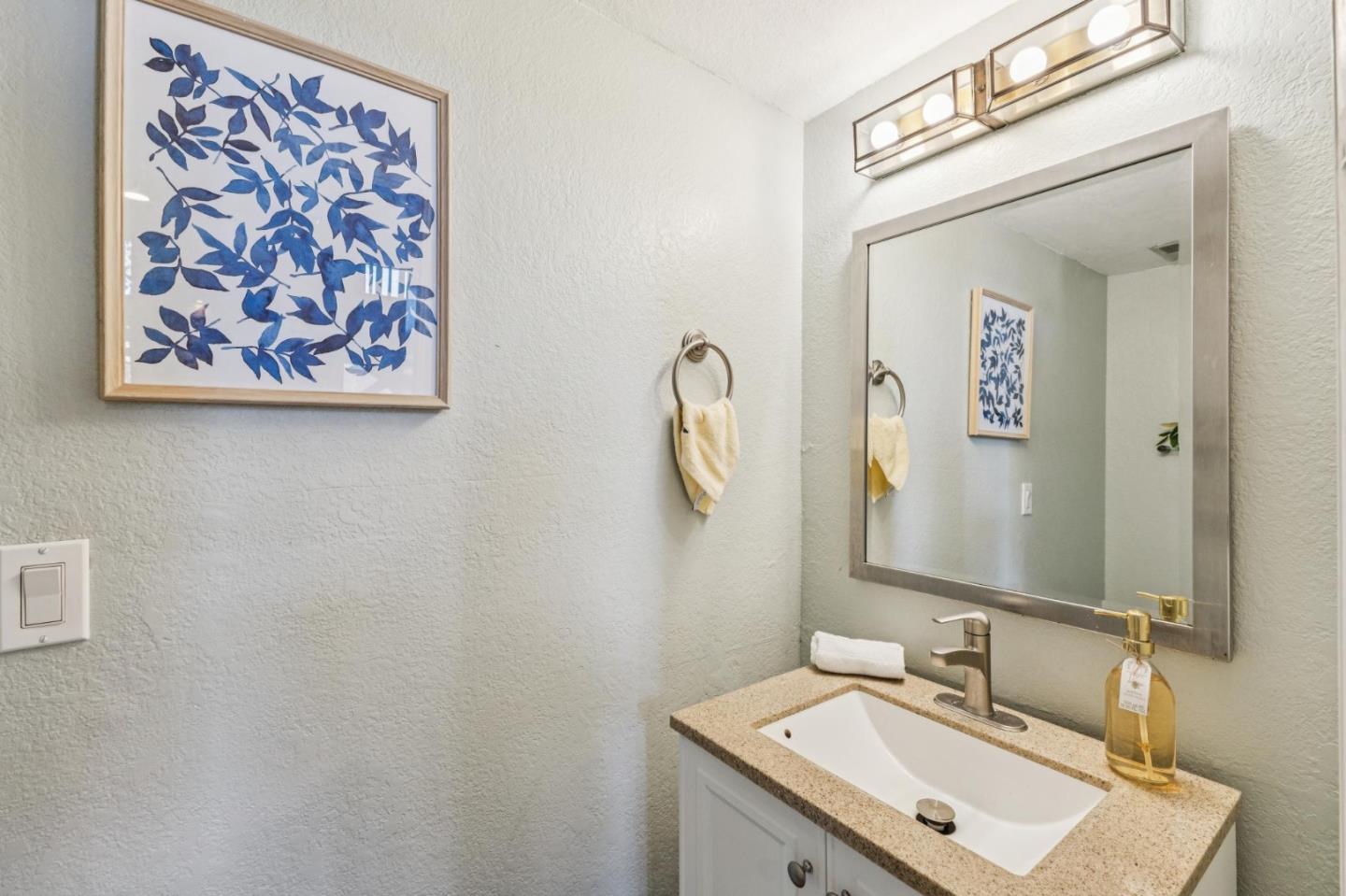 Detail Gallery Image 9 of 20 For 5319 Port Sailwood Dr, Newark,  CA 94560 - 3 Beds | 2/1 Baths
