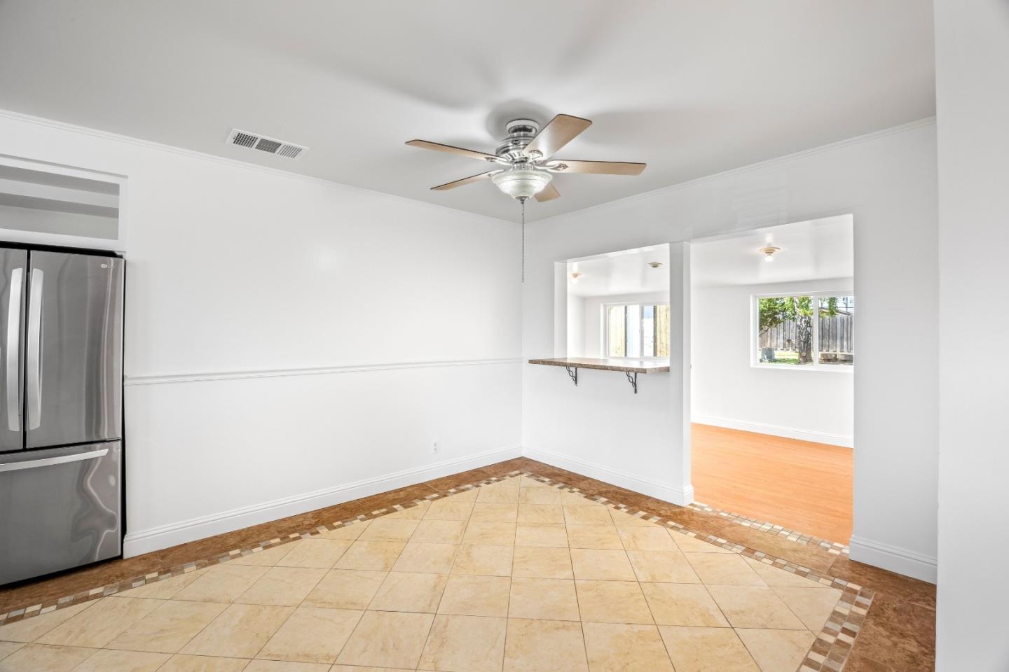 Detail Gallery Image 12 of 30 For 285 Kelton Dr, Salinas,  CA 93906 - 3 Beds | 1/1 Baths