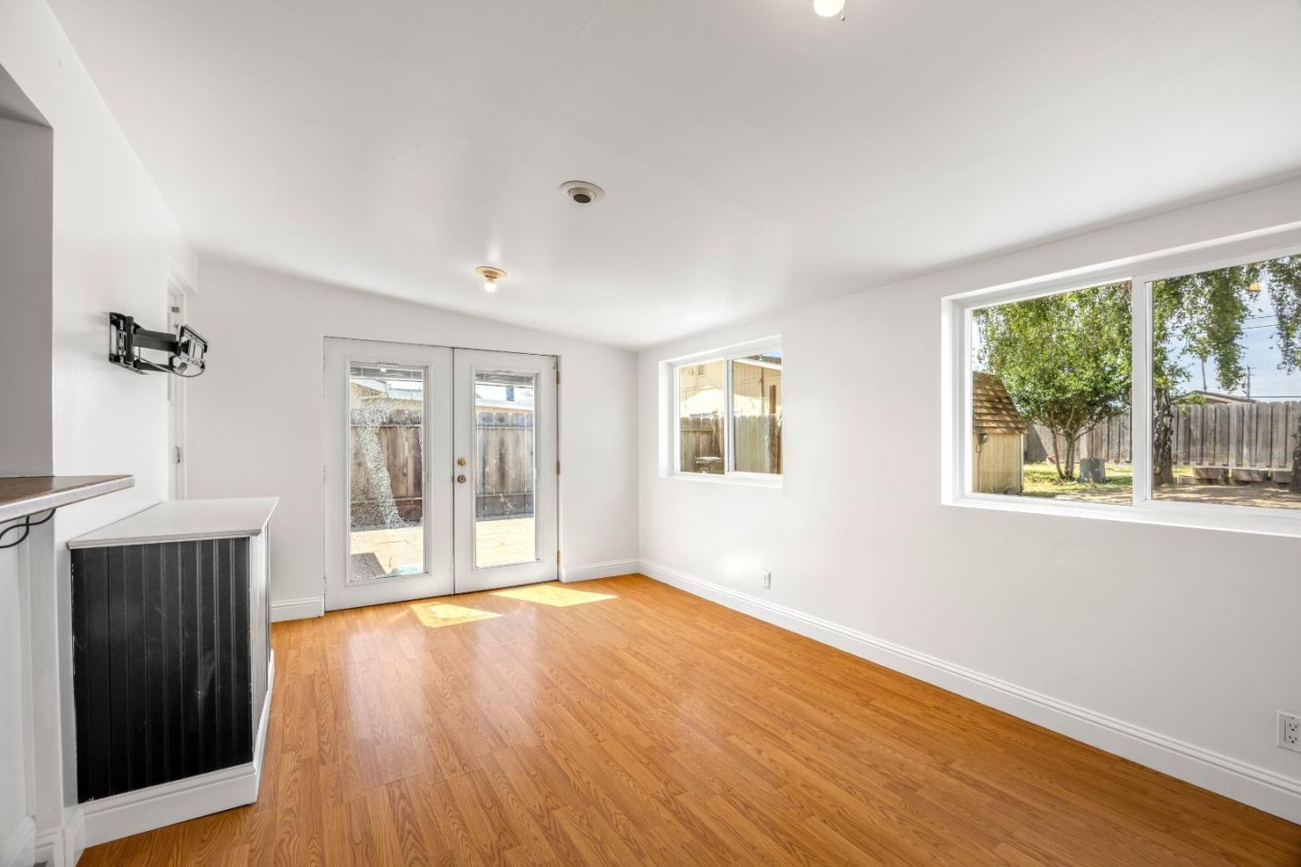 Detail Gallery Image 14 of 30 For 285 Kelton Dr, Salinas,  CA 93906 - 3 Beds | 1/1 Baths