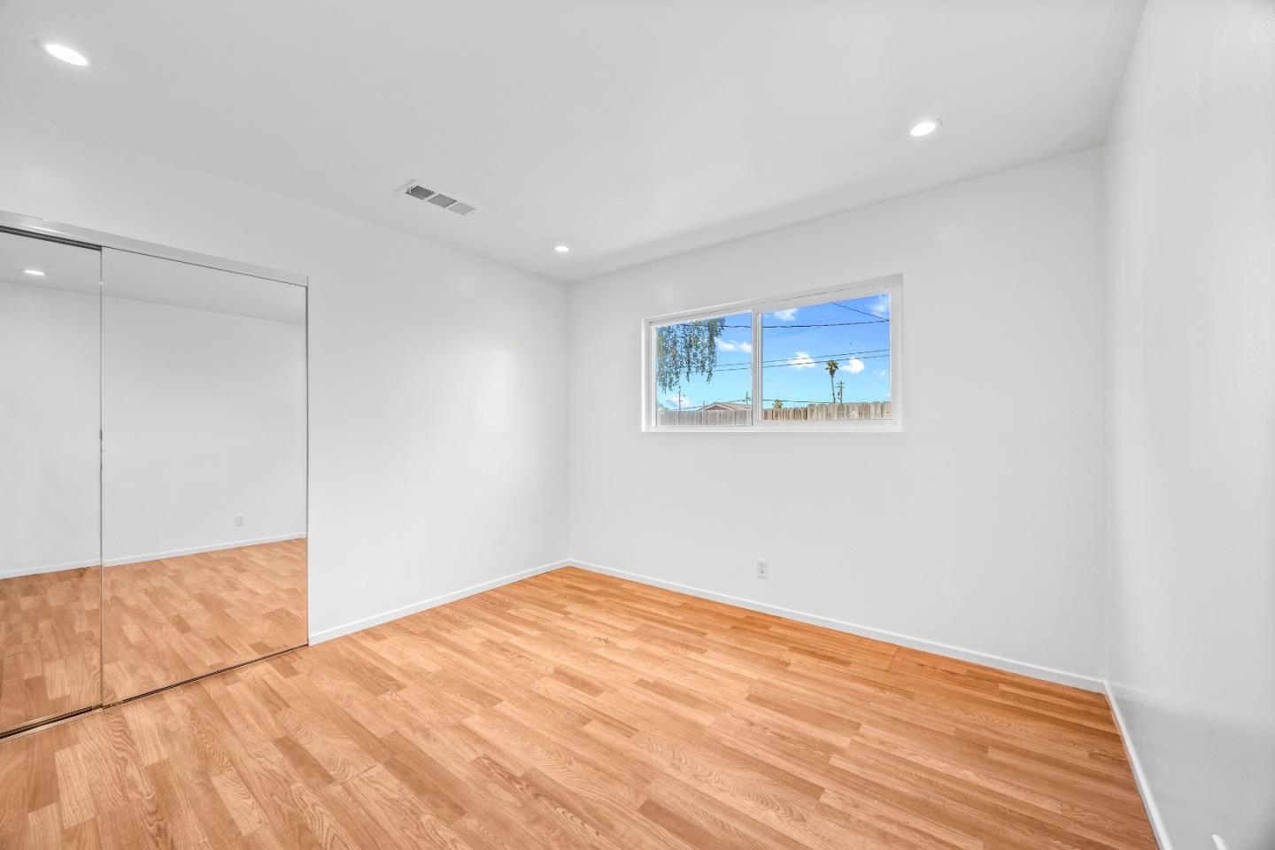 Detail Gallery Image 19 of 30 For 285 Kelton Dr, Salinas,  CA 93906 - 3 Beds | 1/1 Baths