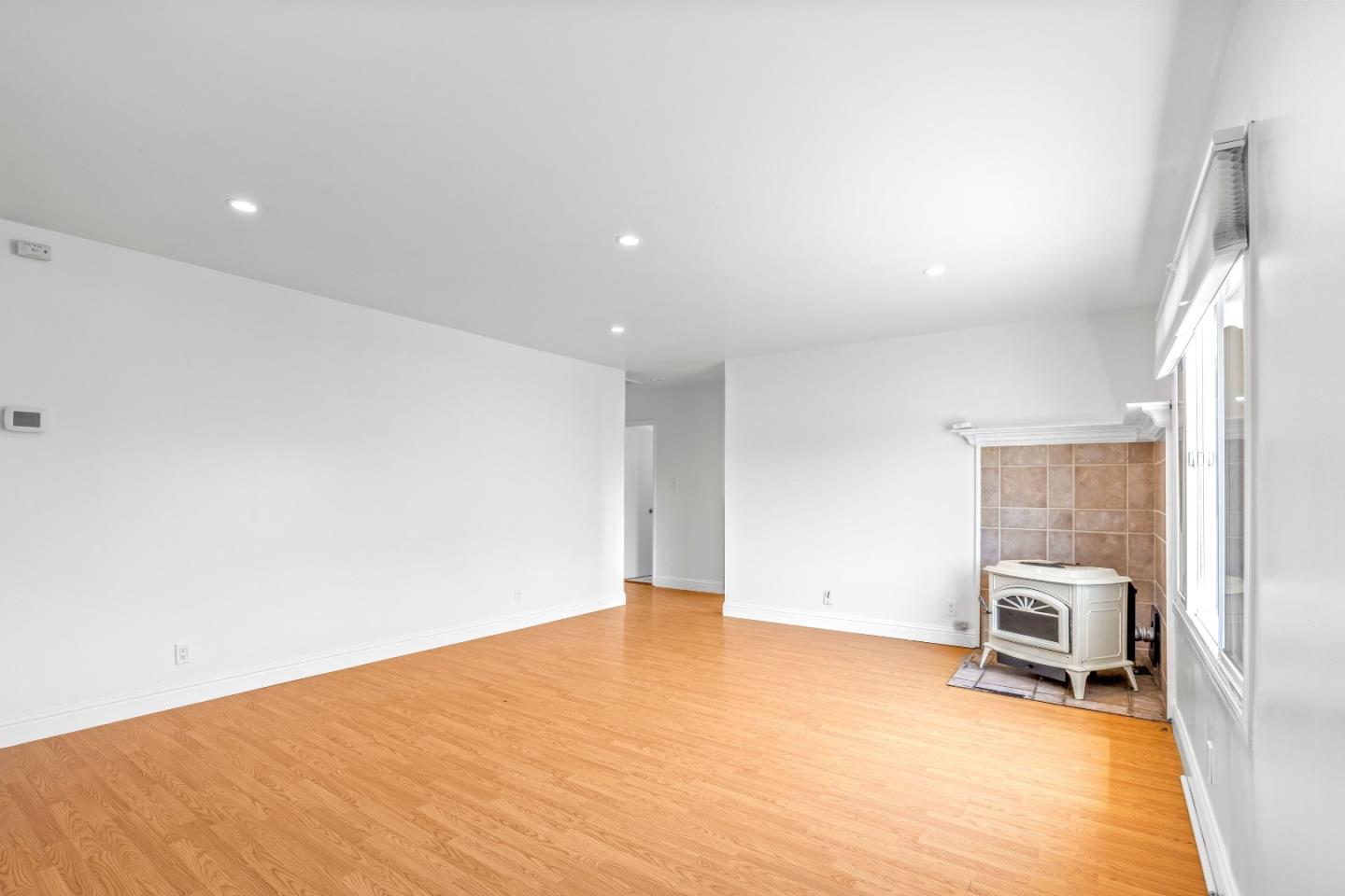 Detail Gallery Image 20 of 30 For 285 Kelton Dr, Salinas,  CA 93906 - 3 Beds | 1/1 Baths