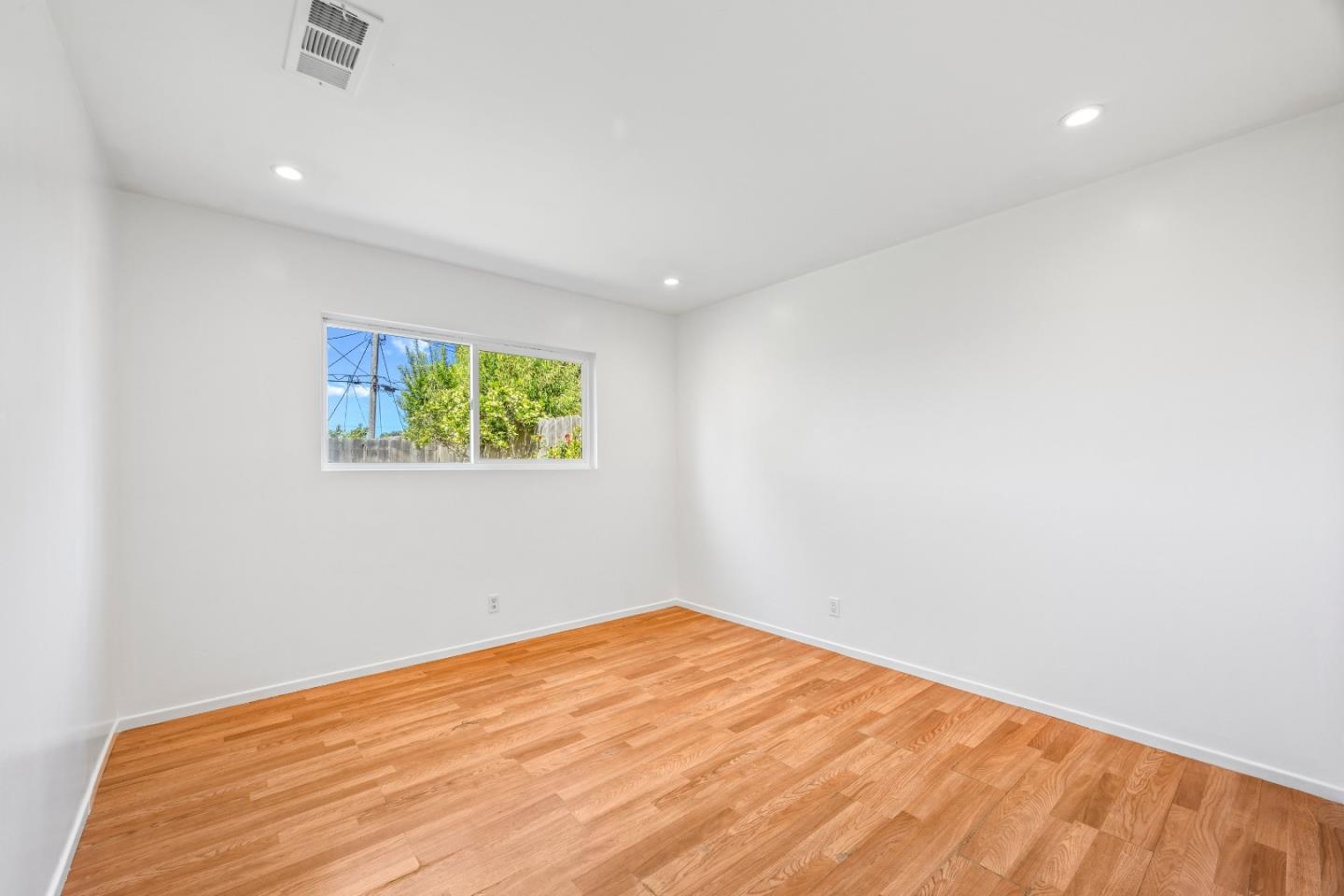 Detail Gallery Image 21 of 30 For 285 Kelton Dr, Salinas,  CA 93906 - 3 Beds | 1/1 Baths