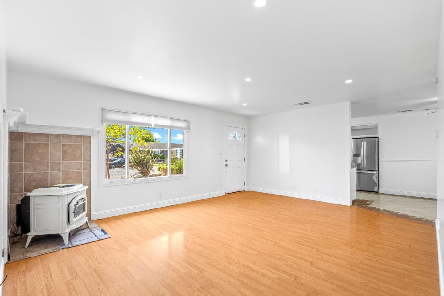 Detail Gallery Image 23 of 30 For 285 Kelton Dr, Salinas,  CA 93906 - 3 Beds | 1/1 Baths