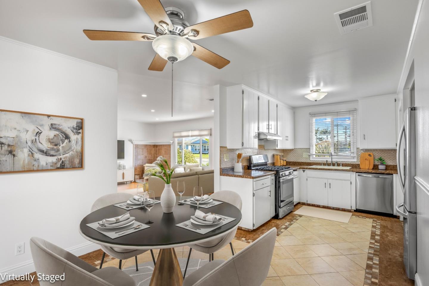 Detail Gallery Image 6 of 30 For 285 Kelton Dr, Salinas,  CA 93906 - 3 Beds | 1/1 Baths