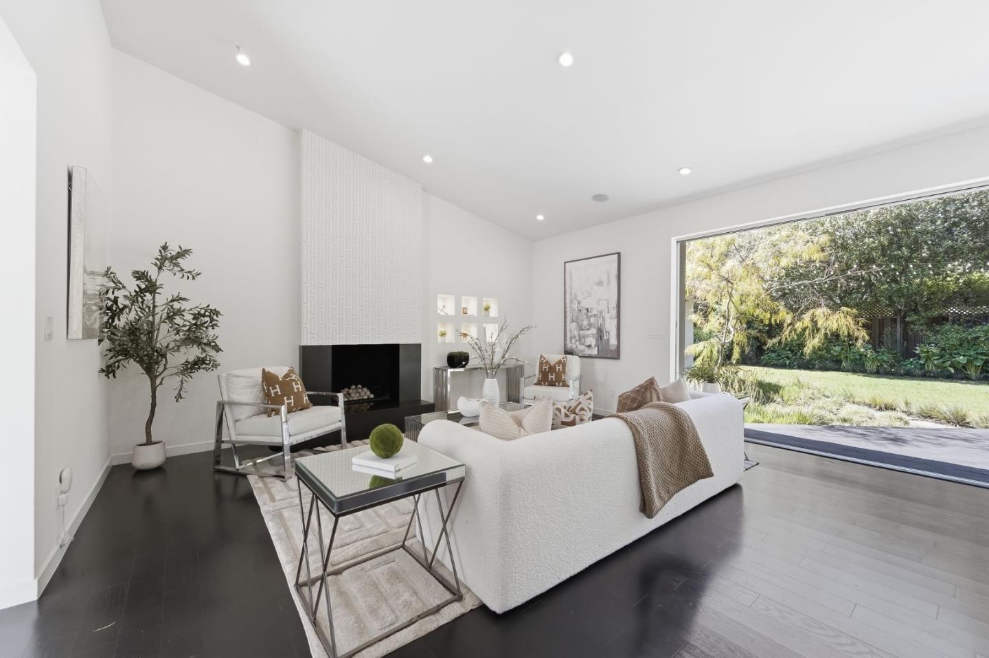 Detail Gallery Image 12 of 60 For 440 Hale St, Palo Alto,  CA 94301 - 4 Beds | 3 Baths