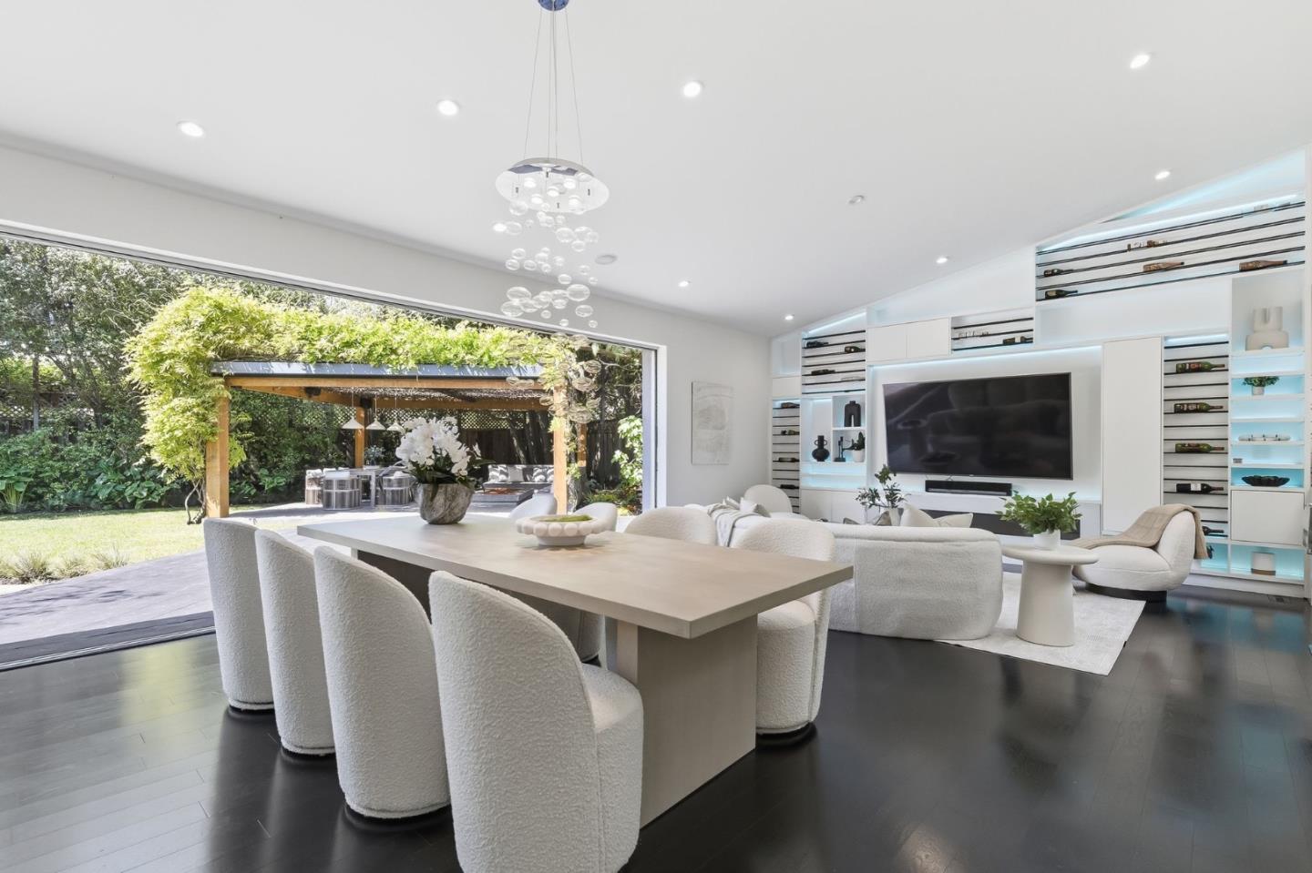 Detail Gallery Image 15 of 60 For 440 Hale St, Palo Alto,  CA 94301 - 4 Beds | 3 Baths