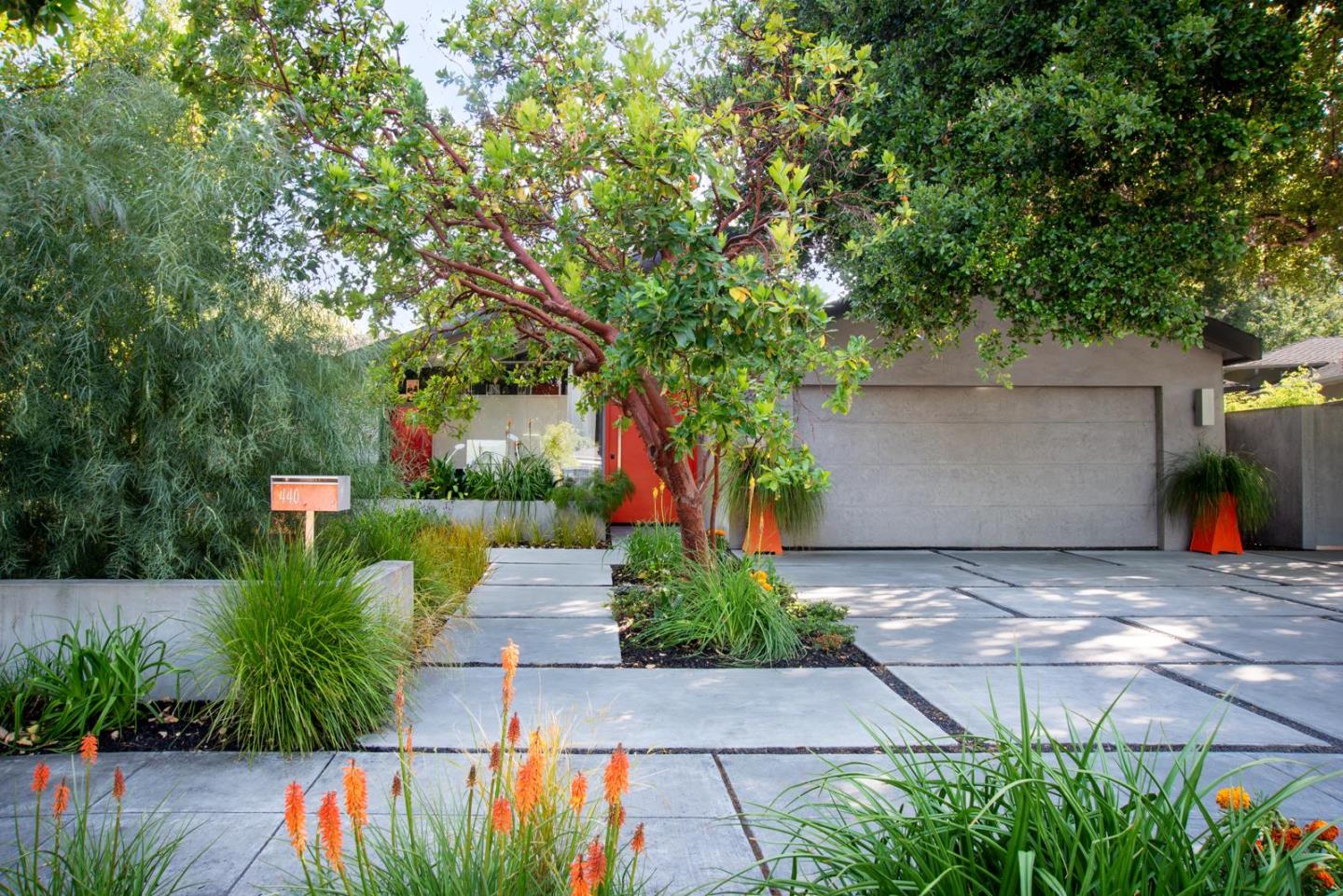 Detail Gallery Image 2 of 60 For 440 Hale St, Palo Alto,  CA 94301 - 4 Beds | 3 Baths