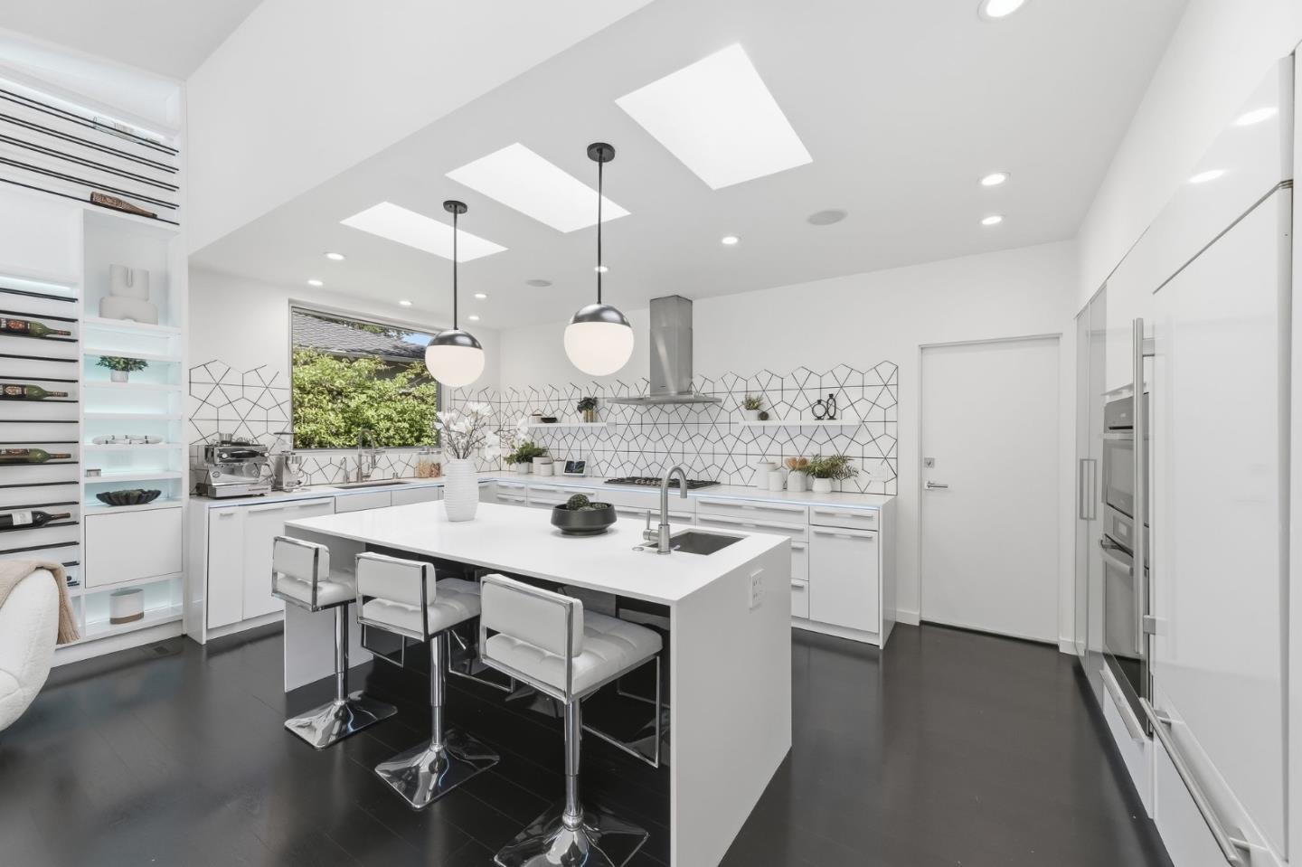 Detail Gallery Image 21 of 60 For 440 Hale St, Palo Alto,  CA 94301 - 4 Beds | 3 Baths