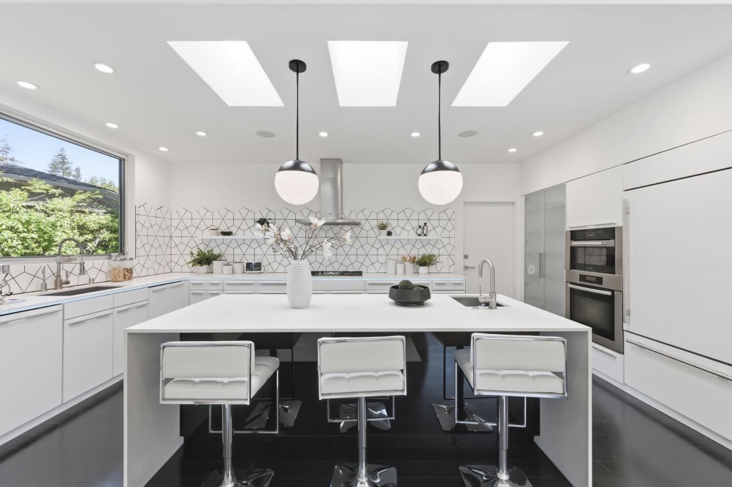 Detail Gallery Image 22 of 60 For 440 Hale St, Palo Alto,  CA 94301 - 4 Beds | 3 Baths