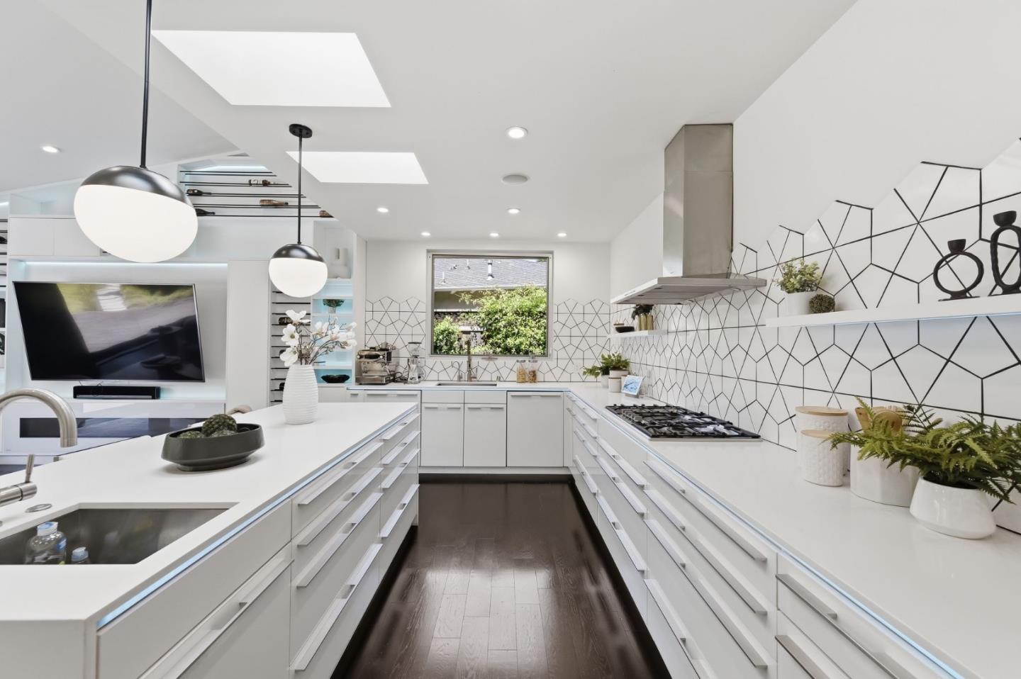 Detail Gallery Image 24 of 60 For 440 Hale St, Palo Alto,  CA 94301 - 4 Beds | 3 Baths