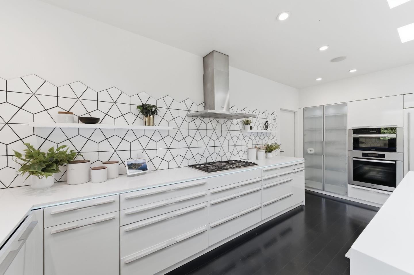 Detail Gallery Image 26 of 60 For 440 Hale St, Palo Alto,  CA 94301 - 4 Beds | 3 Baths