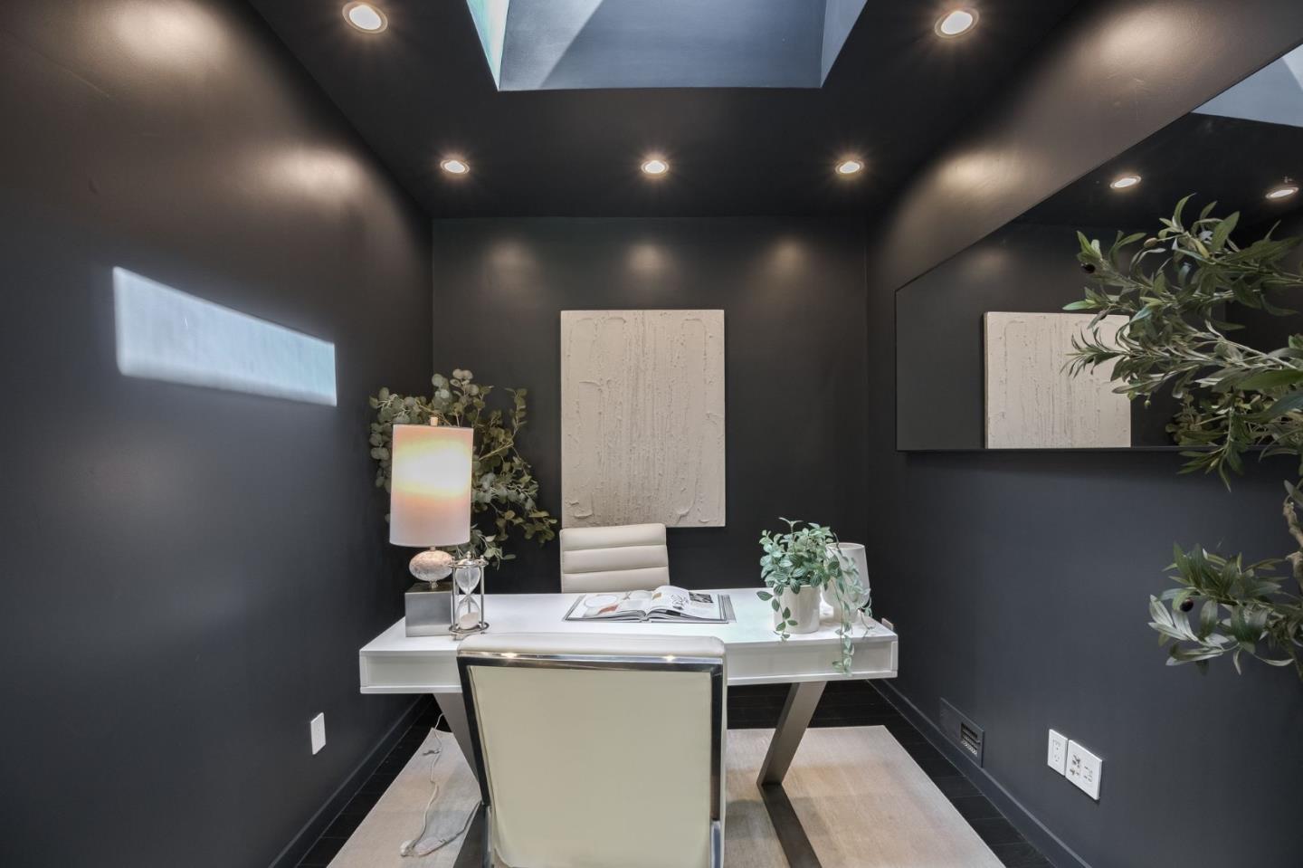 Detail Gallery Image 27 of 60 For 440 Hale St, Palo Alto,  CA 94301 - 4 Beds | 3 Baths