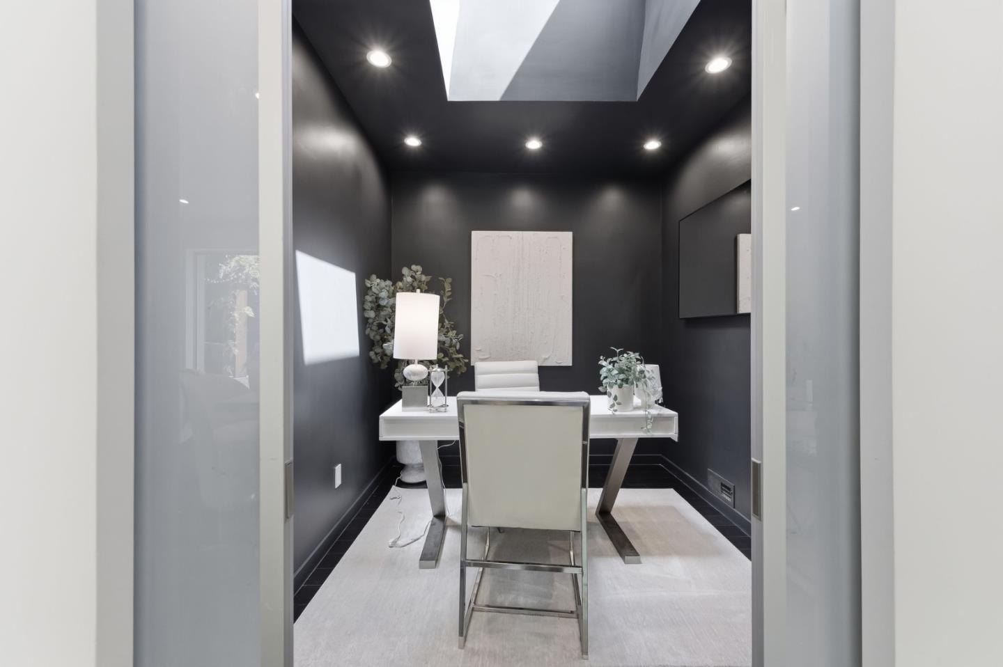 Detail Gallery Image 28 of 60 For 440 Hale St, Palo Alto,  CA 94301 - 4 Beds | 3 Baths