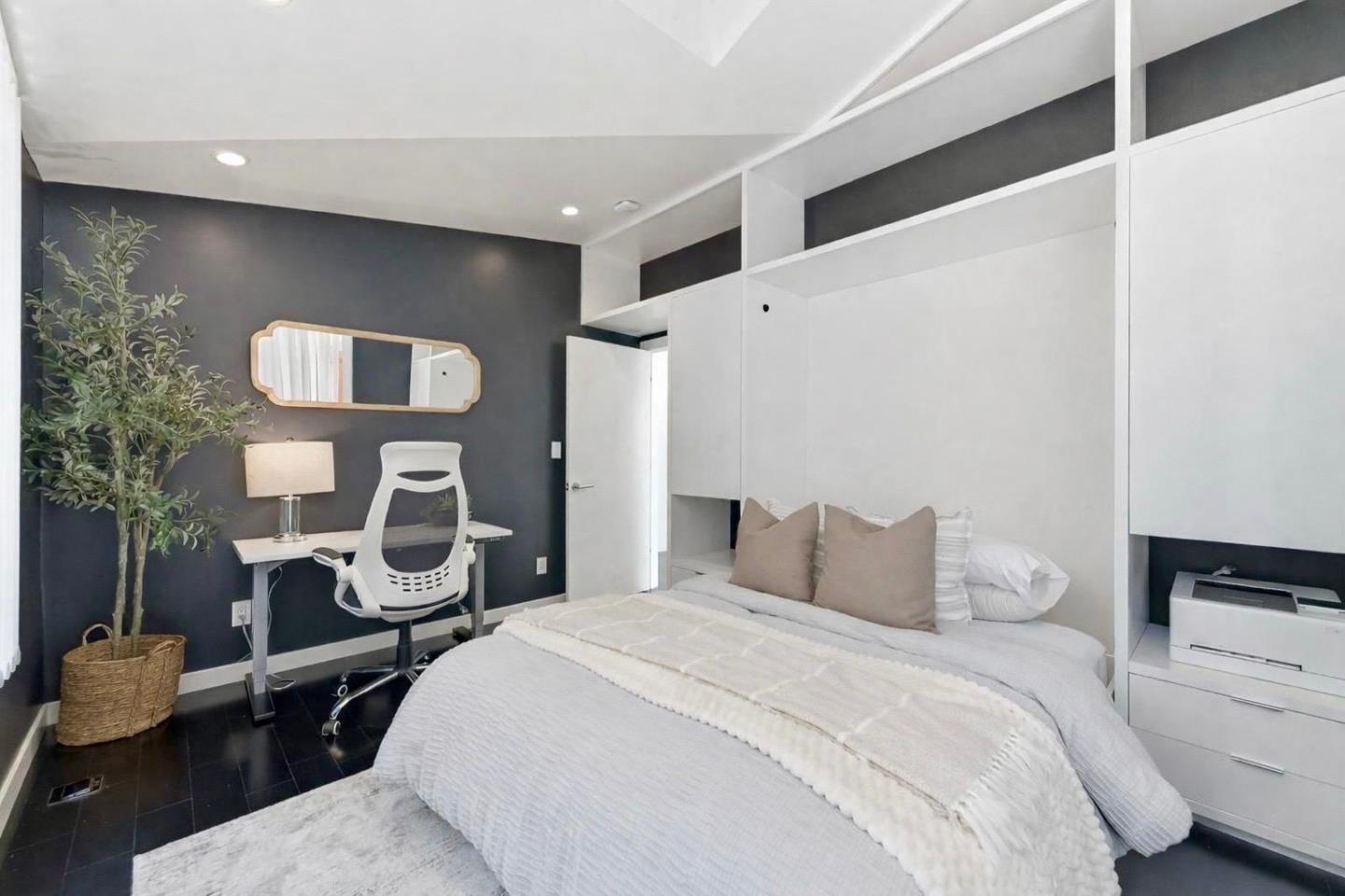 Detail Gallery Image 33 of 60 For 440 Hale St, Palo Alto,  CA 94301 - 4 Beds | 3 Baths