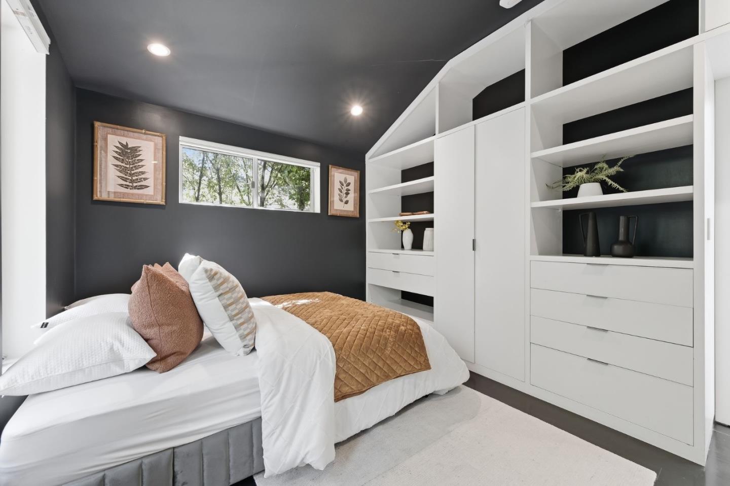 Detail Gallery Image 35 of 60 For 440 Hale St, Palo Alto,  CA 94301 - 4 Beds | 3 Baths