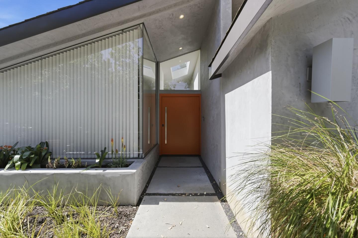 Detail Gallery Image 4 of 60 For 440 Hale St, Palo Alto,  CA 94301 - 4 Beds | 3 Baths