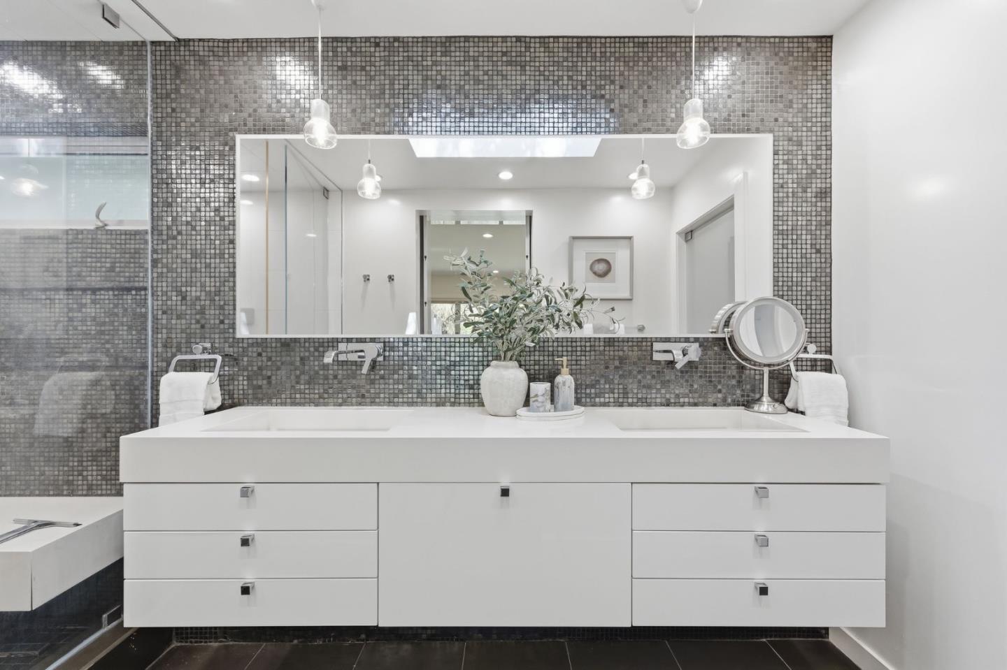 Detail Gallery Image 43 of 60 For 440 Hale St, Palo Alto,  CA 94301 - 4 Beds | 3 Baths