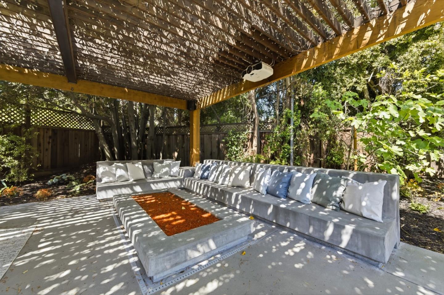 Detail Gallery Image 54 of 60 For 440 Hale St, Palo Alto,  CA 94301 - 4 Beds | 3 Baths