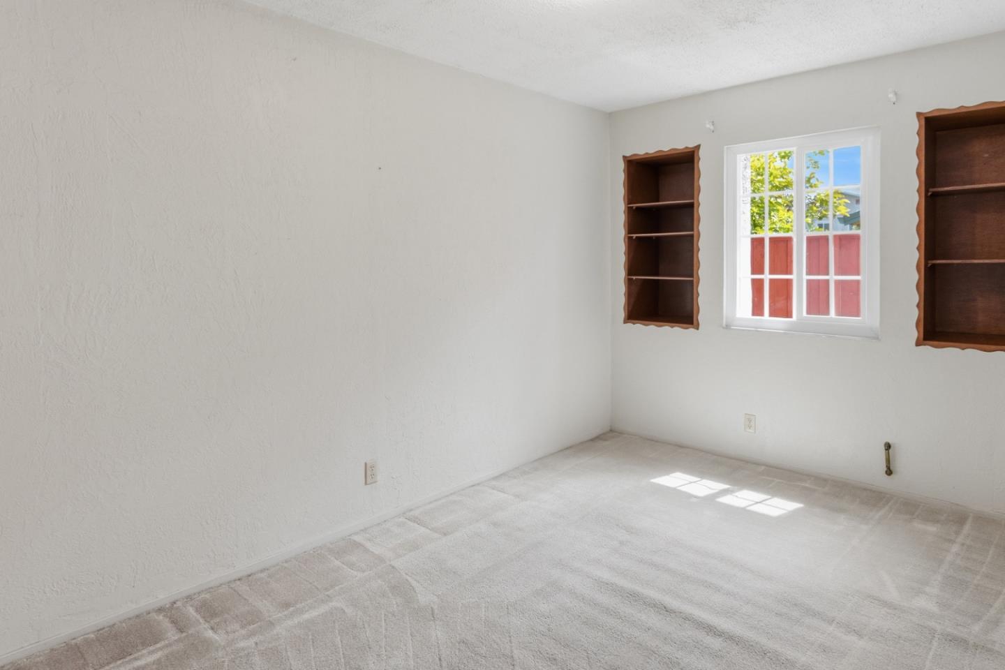 Detail Gallery Image 9 of 22 For 940 B St, Union City,  CA 94587 - 4 Beds | 1/1 Baths