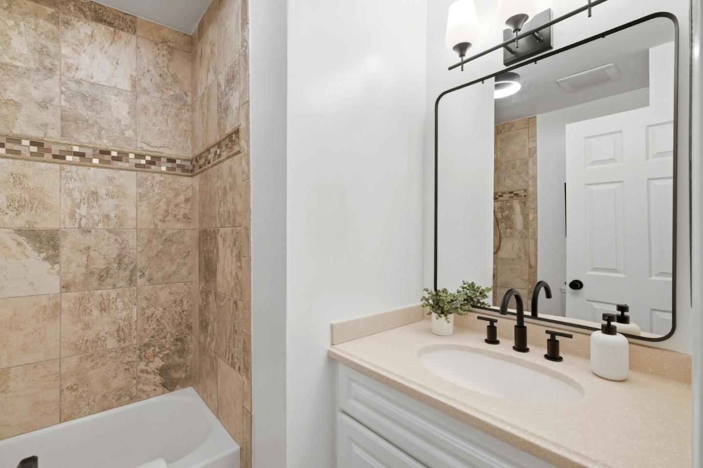 Photo #14: ML82043184 Listing: Photo #14