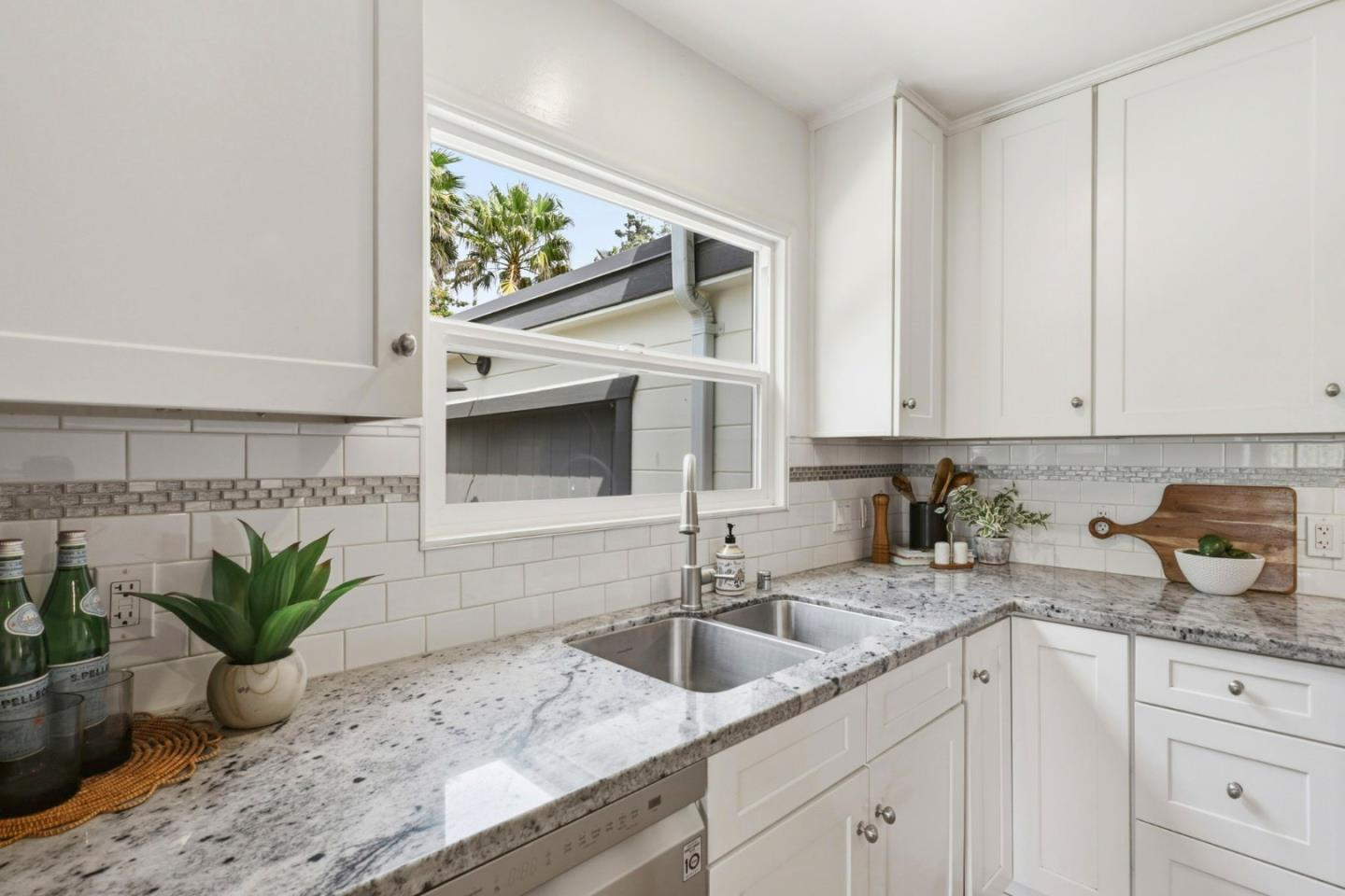 Detail Gallery Image 10 of 40 For 212 Darwin St, Santa Cruz,  CA 95062 - 2 Beds | 1 Baths