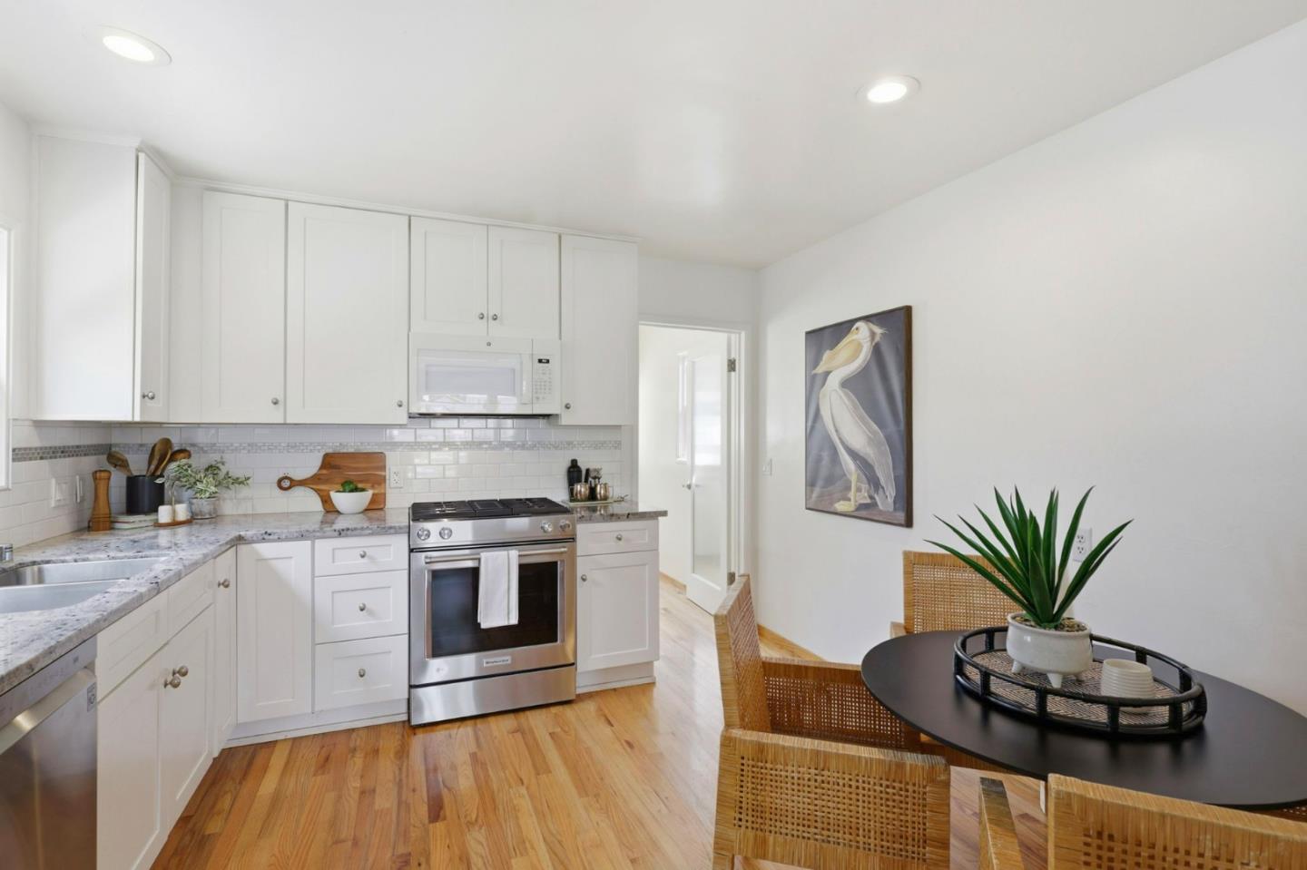 Detail Gallery Image 12 of 40 For 212 Darwin St, Santa Cruz,  CA 95062 - 2 Beds | 1 Baths