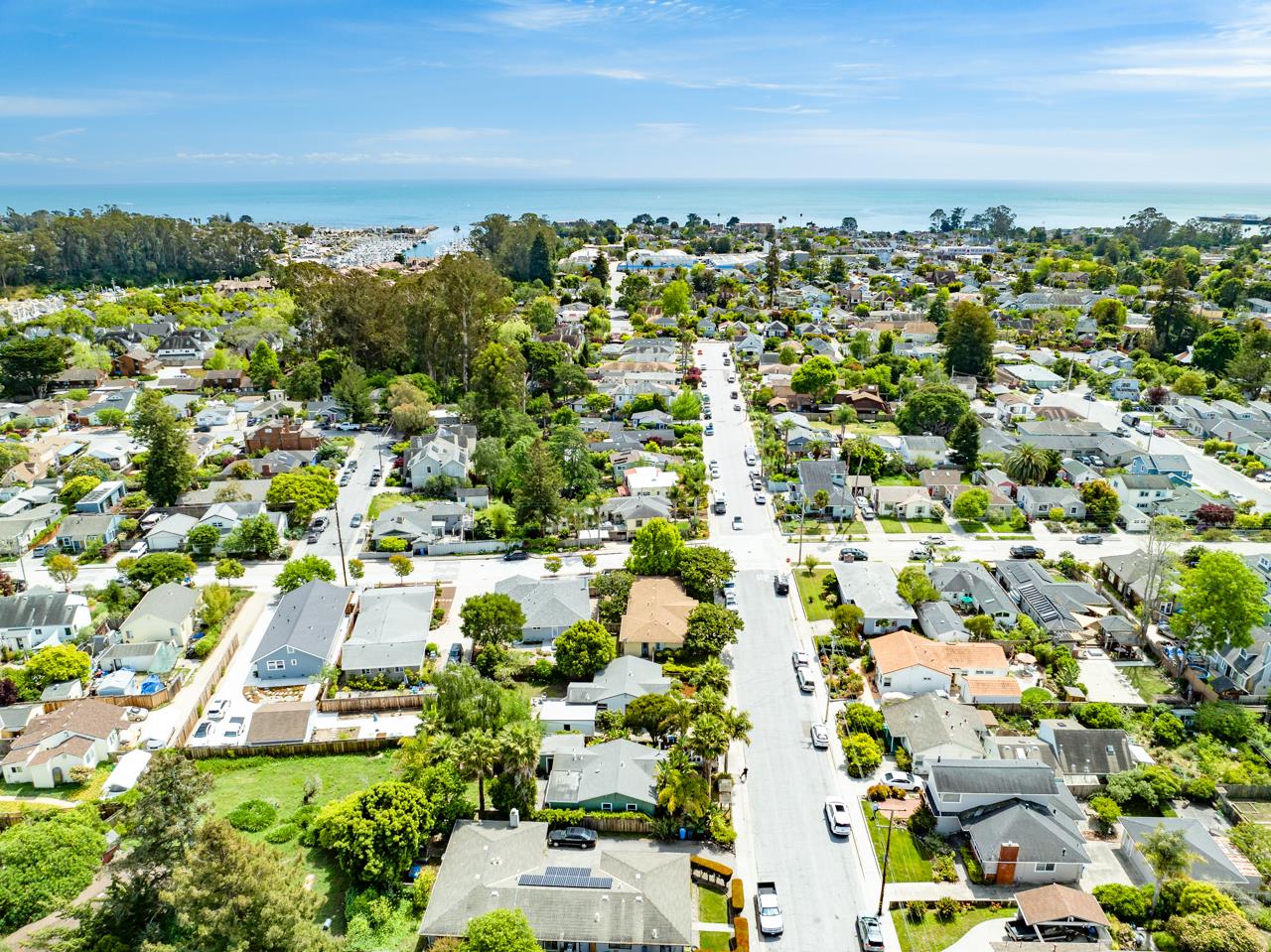 Detail Gallery Image 2 of 40 For 212 Darwin St, Santa Cruz,  CA 95062 - 2 Beds | 1 Baths