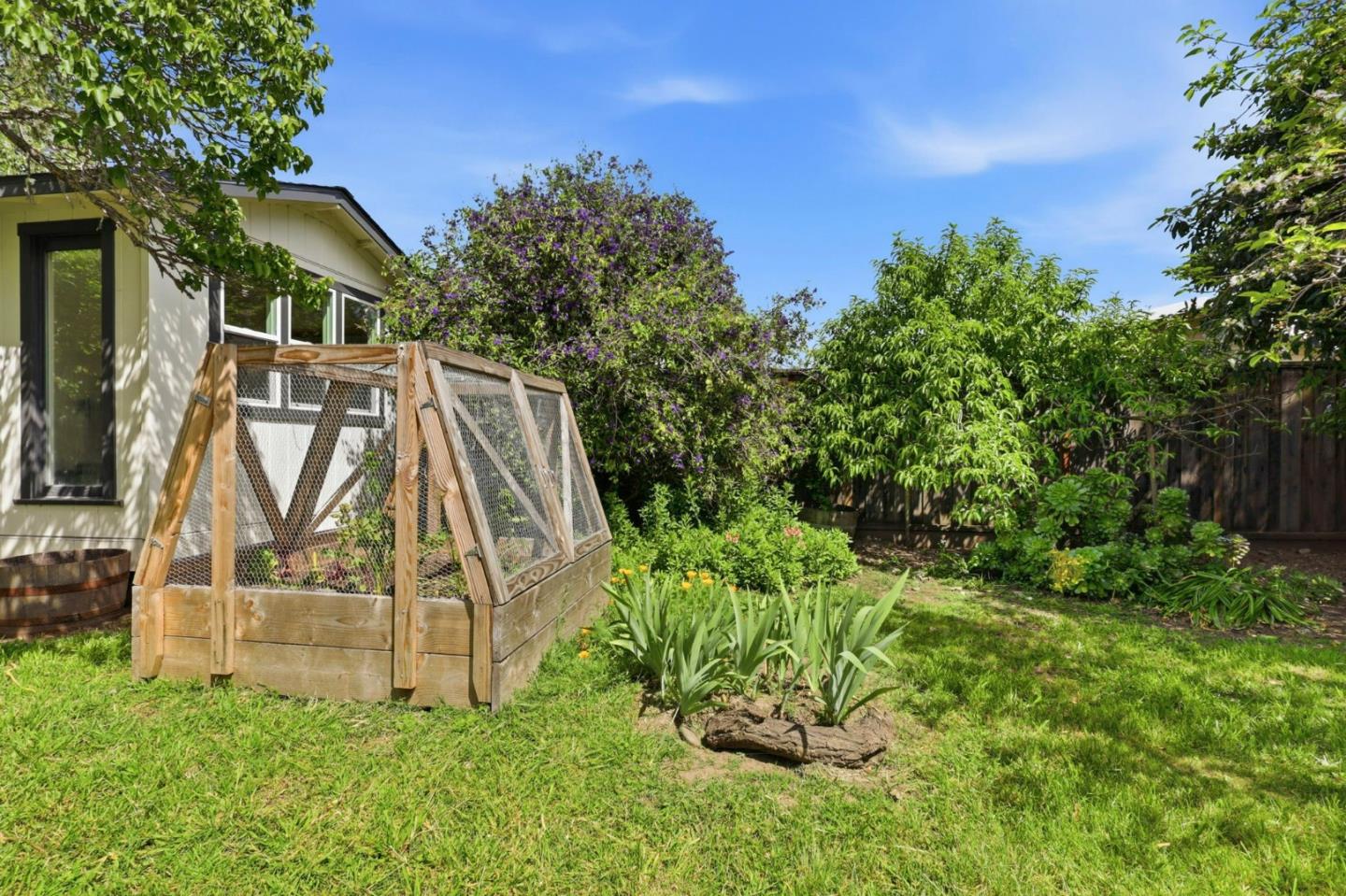 Detail Gallery Image 26 of 40 For 212 Darwin St, Santa Cruz,  CA 95062 - 2 Beds | 1 Baths