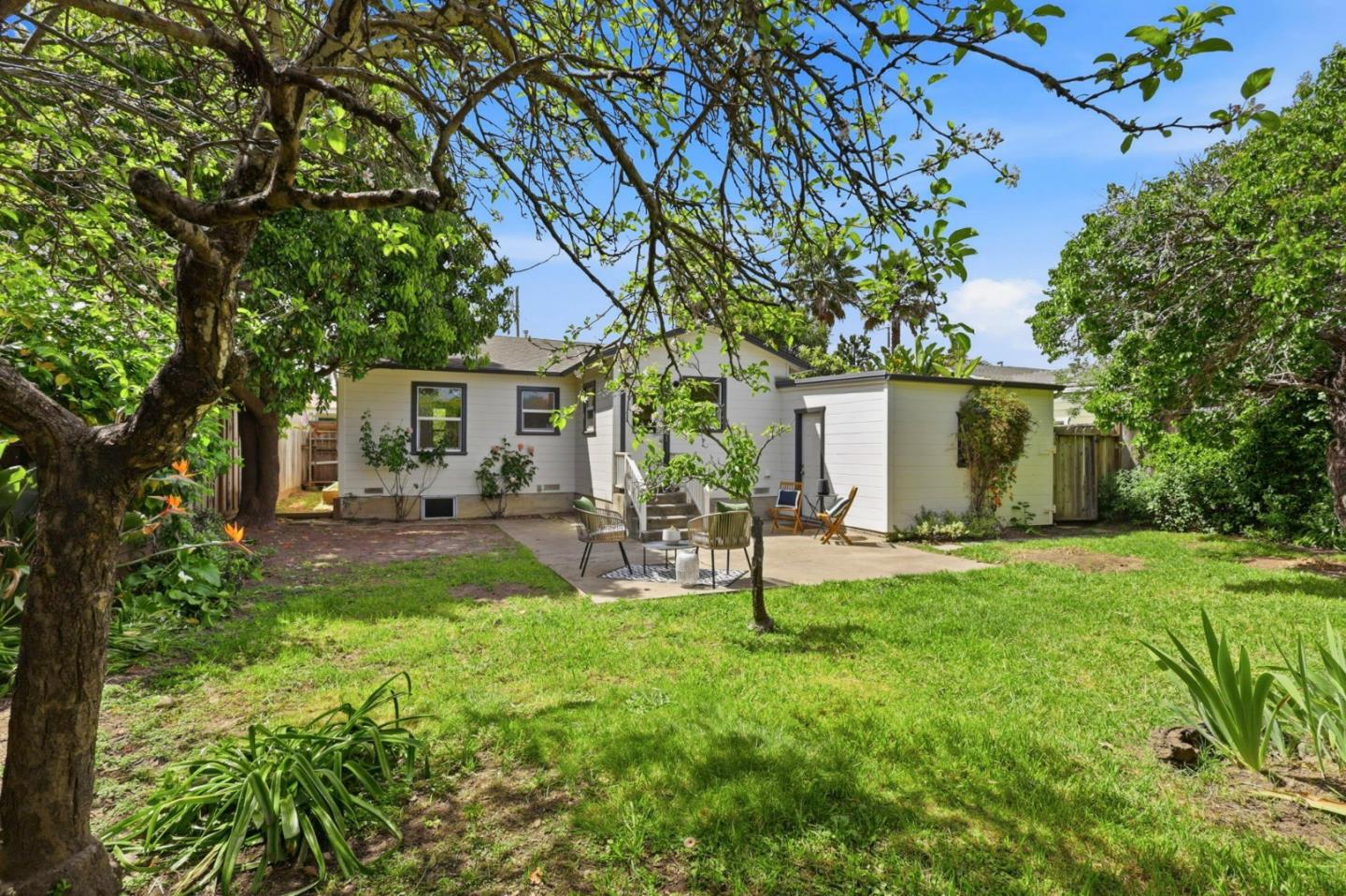 Detail Gallery Image 27 of 40 For 212 Darwin St, Santa Cruz,  CA 95062 - 2 Beds | 1 Baths