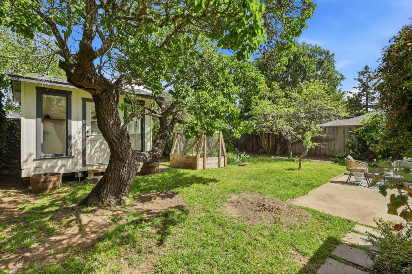 Detail Gallery Image 33 of 40 For 212 Darwin St, Santa Cruz,  CA 95062 - 2 Beds | 1 Baths