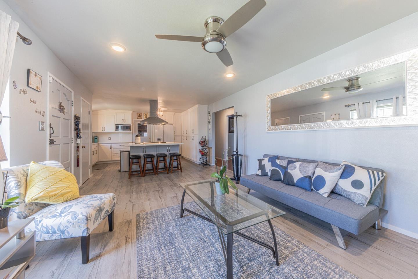 Detail Gallery Image 11 of 41 For 40 Saint Brendan Way, Salinas,  CA 93906 - 4 Beds | 3 Baths