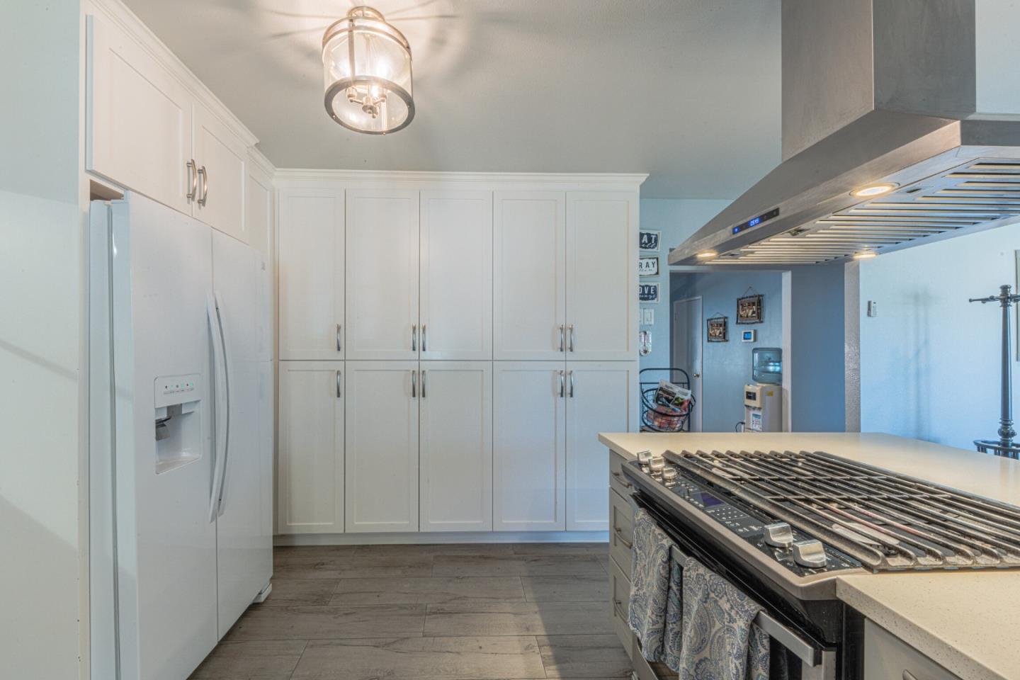 Detail Gallery Image 15 of 41 For 40 Saint Brendan Way, Salinas,  CA 93906 - 4 Beds | 3 Baths