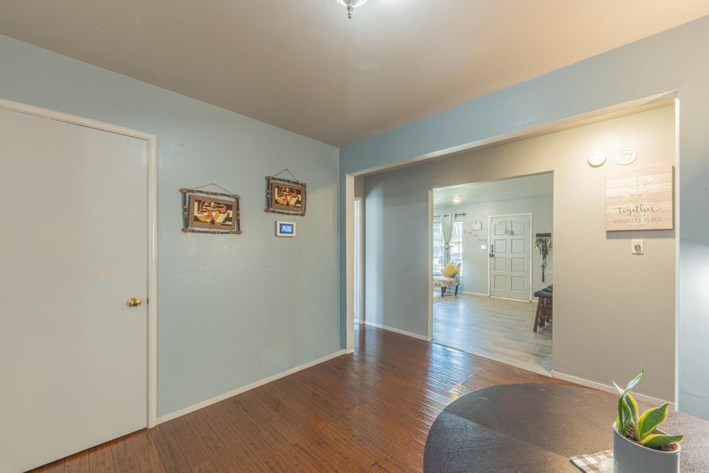 Detail Gallery Image 17 of 41 For 40 Saint Brendan Way, Salinas,  CA 93906 - 4 Beds | 3 Baths