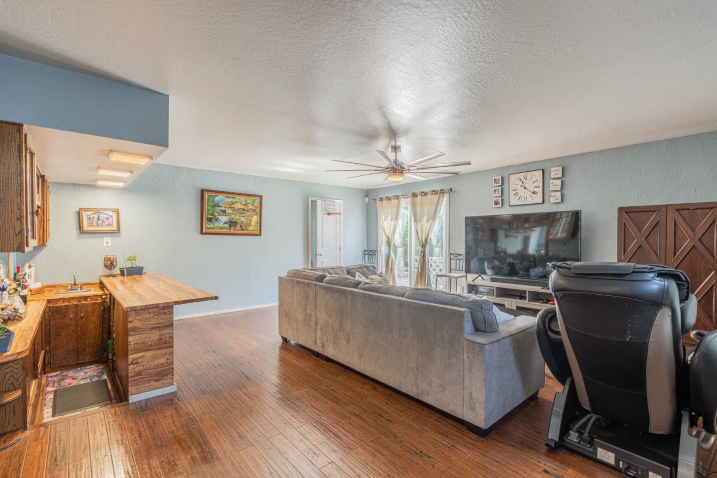 Detail Gallery Image 18 of 41 For 40 Saint Brendan Way, Salinas,  CA 93906 - 4 Beds | 3 Baths