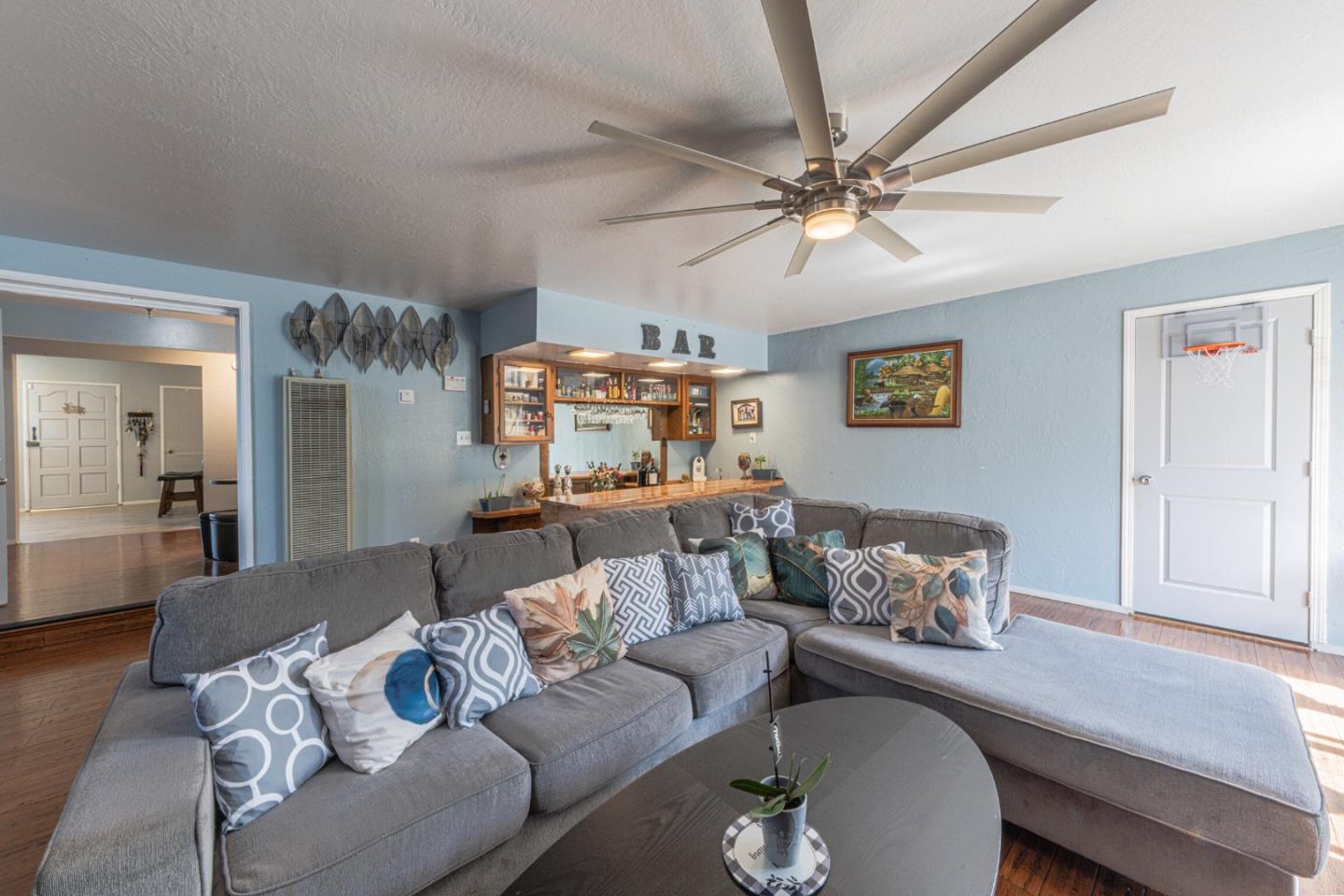 Detail Gallery Image 21 of 41 For 40 Saint Brendan Way, Salinas,  CA 93906 - 4 Beds | 3 Baths