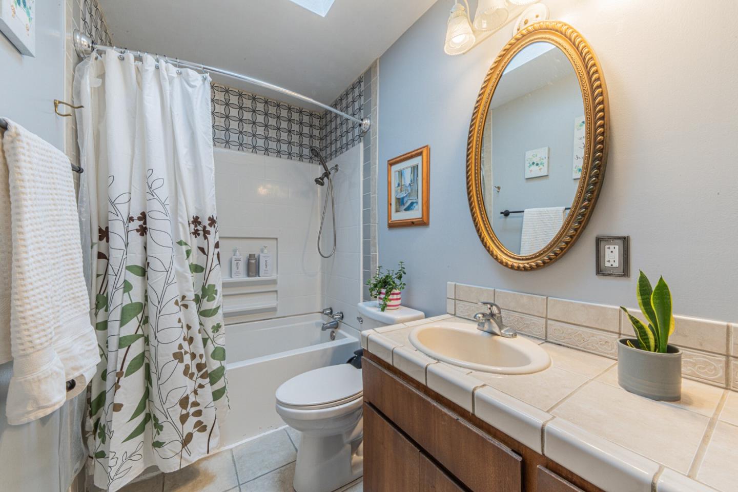 Detail Gallery Image 30 of 41 For 40 Saint Brendan Way, Salinas,  CA 93906 - 4 Beds | 3 Baths