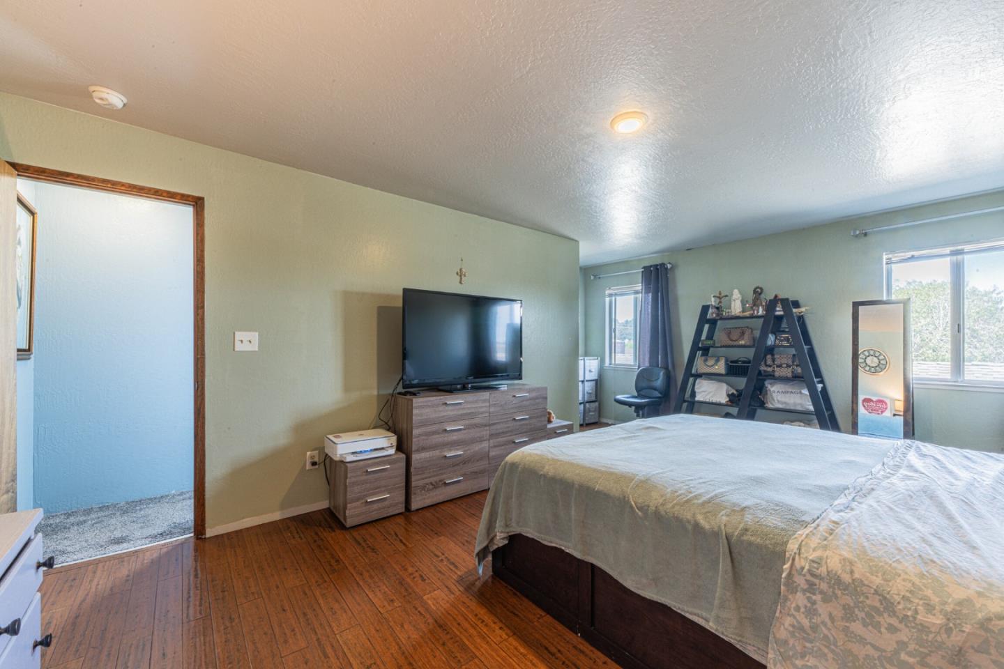 Detail Gallery Image 32 of 41 For 40 Saint Brendan Way, Salinas,  CA 93906 - 4 Beds | 3 Baths