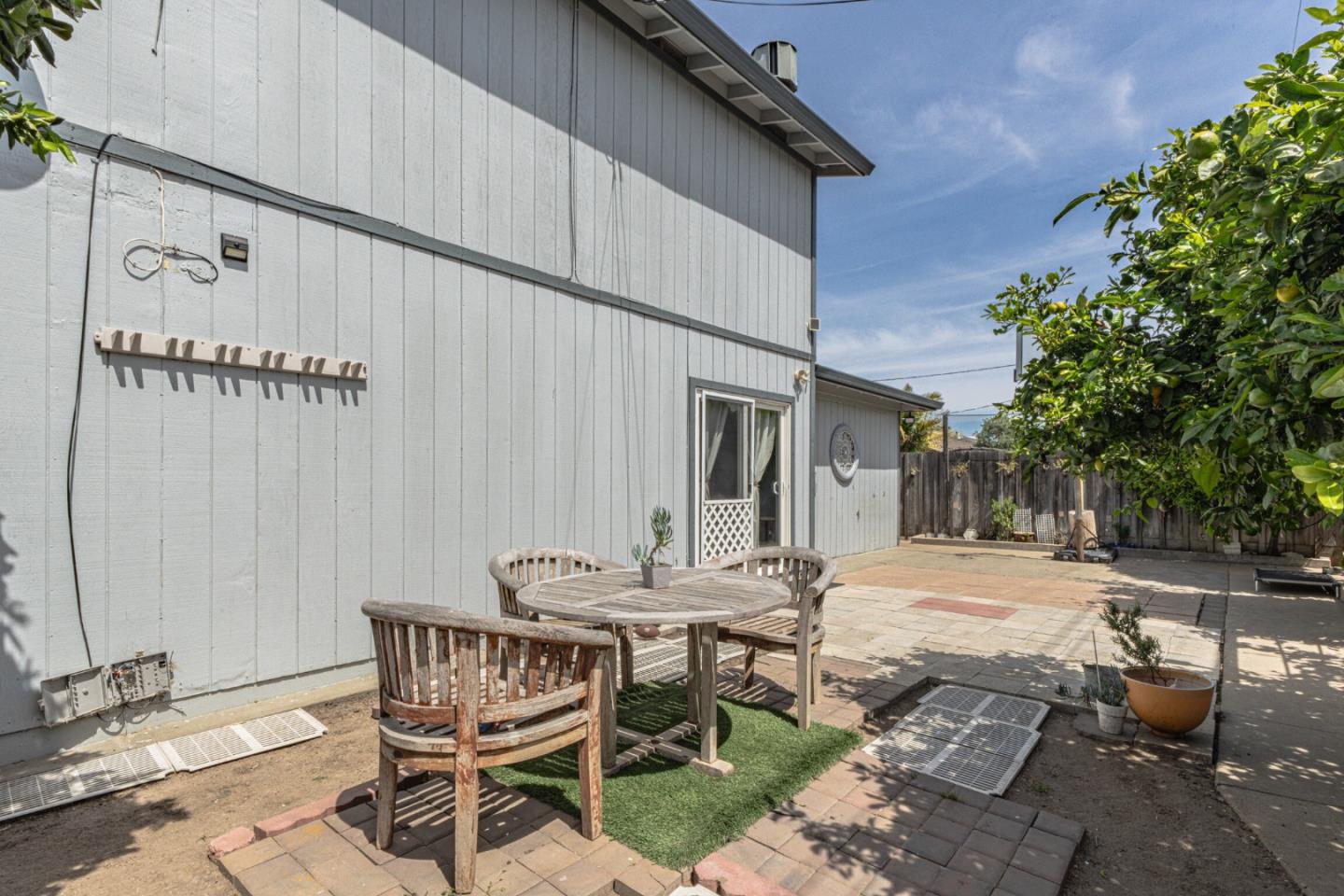 Detail Gallery Image 37 of 41 For 40 Saint Brendan Way, Salinas,  CA 93906 - 4 Beds | 3 Baths